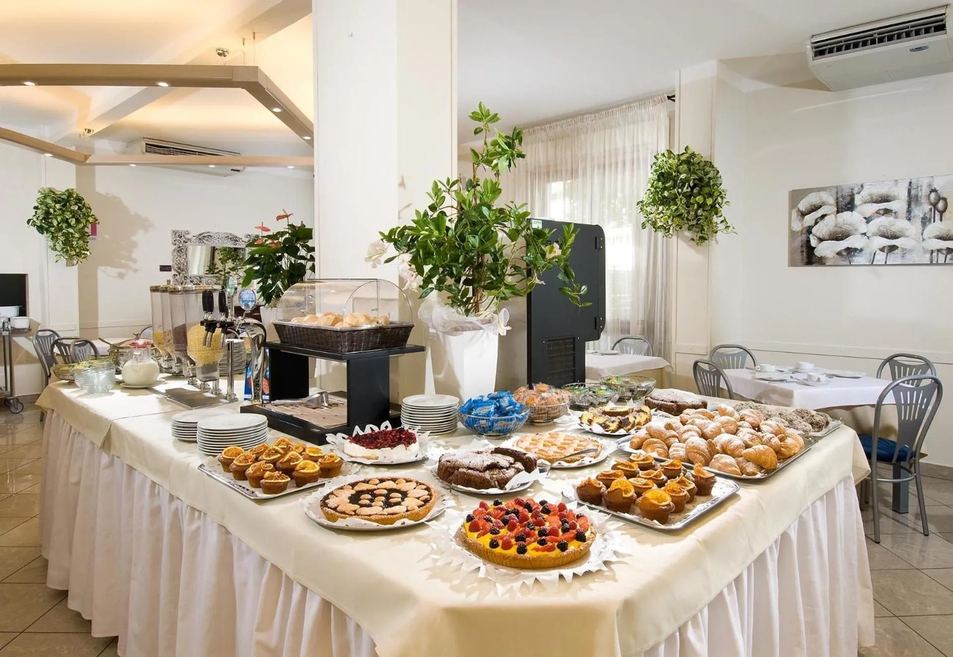 Food and drinks in Hotel Trieste