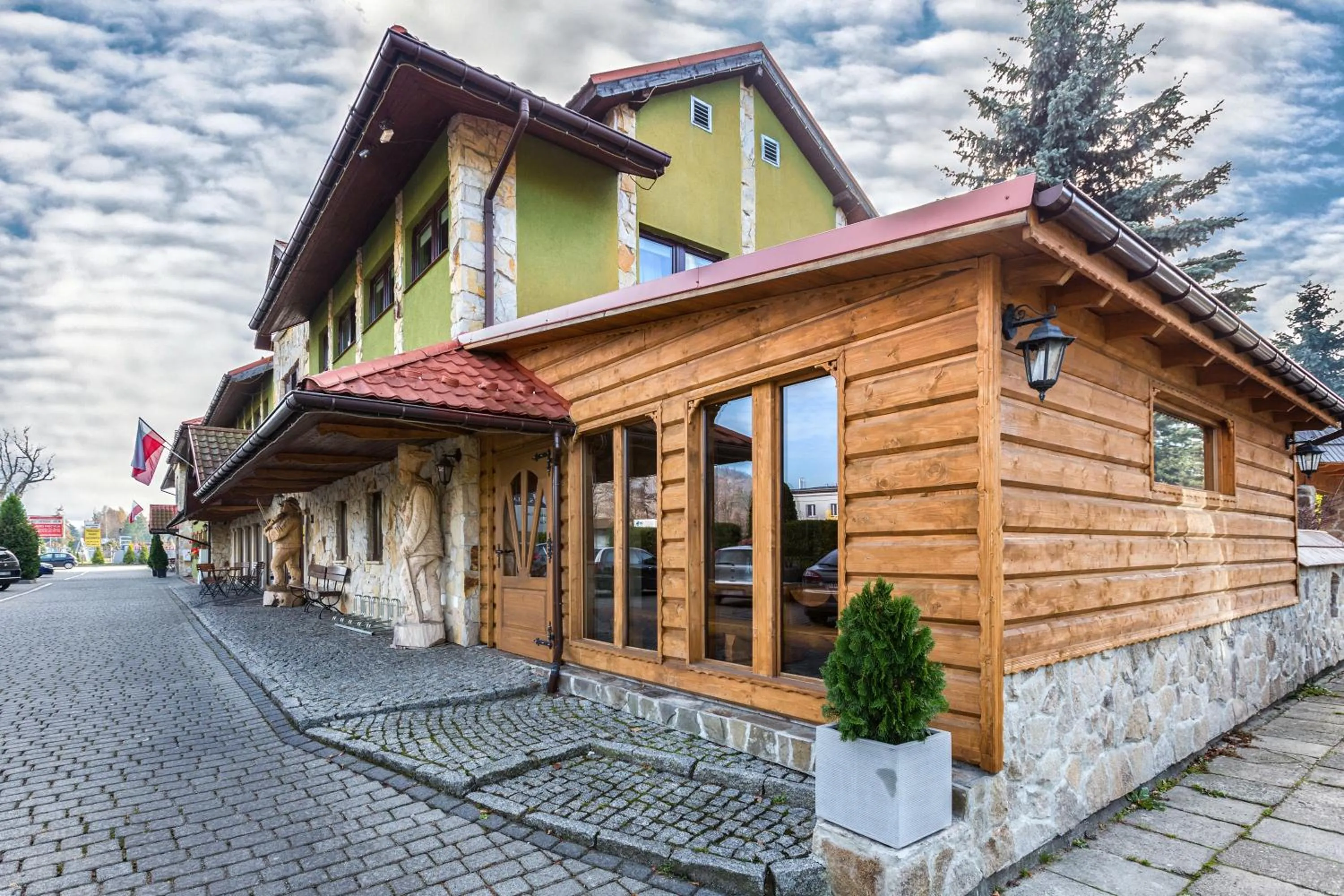Facade/entrance in Zajazd Beskidy