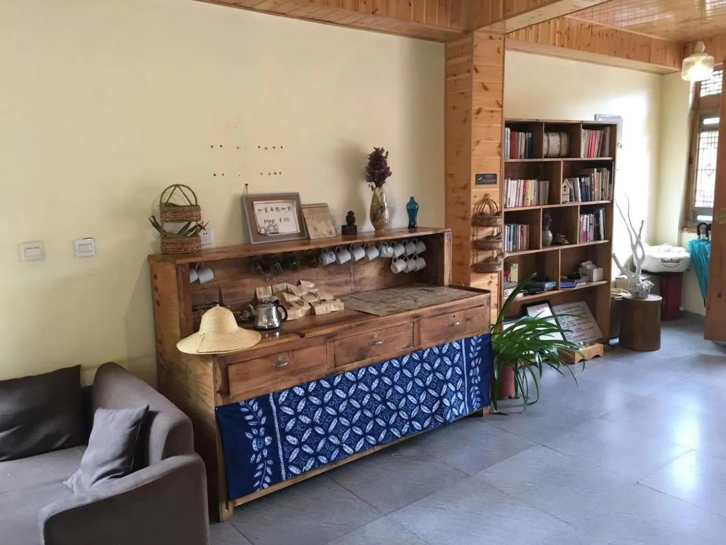 Tourist Courtyard Hotel