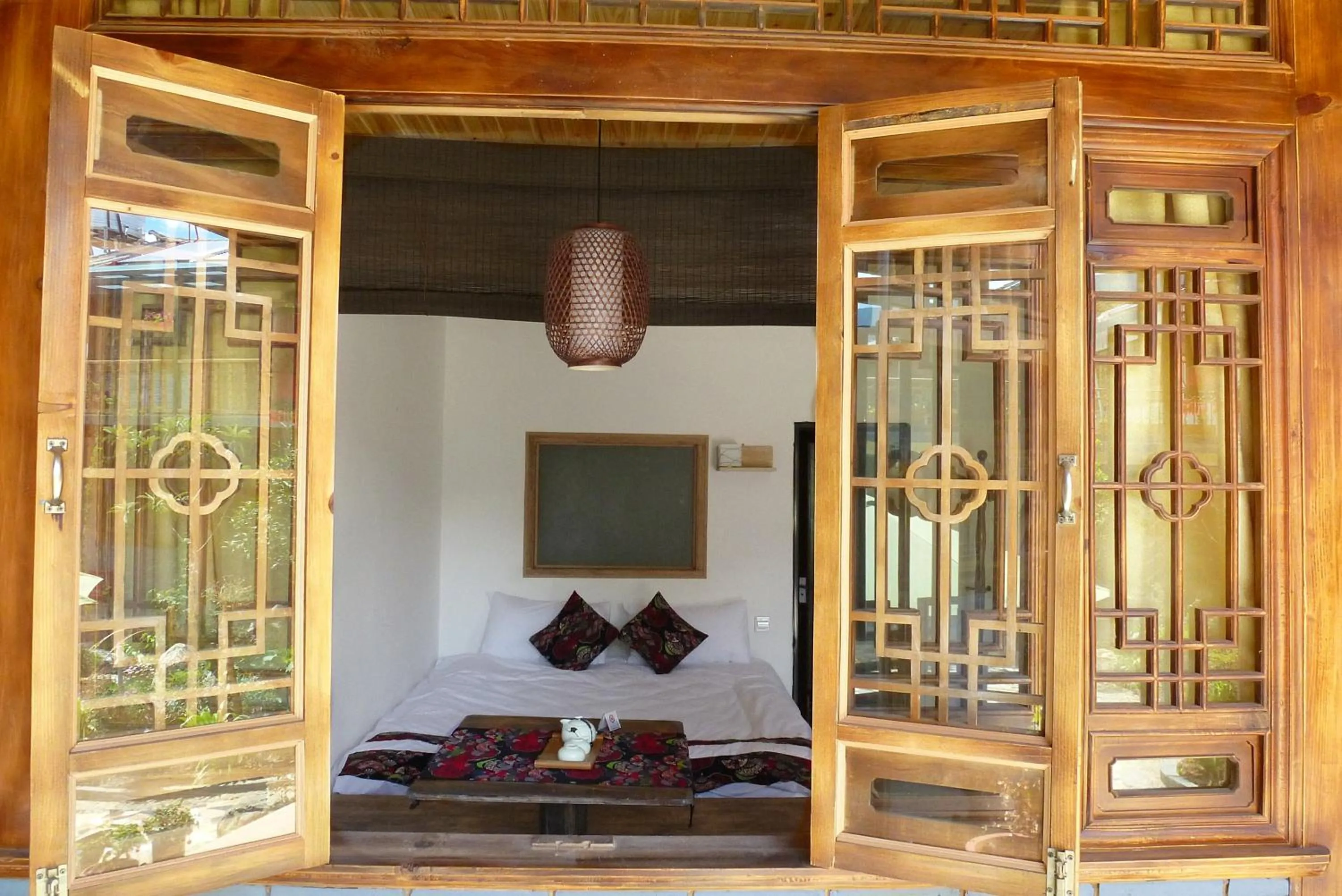 Bed in Tourist Courtyard Hotel