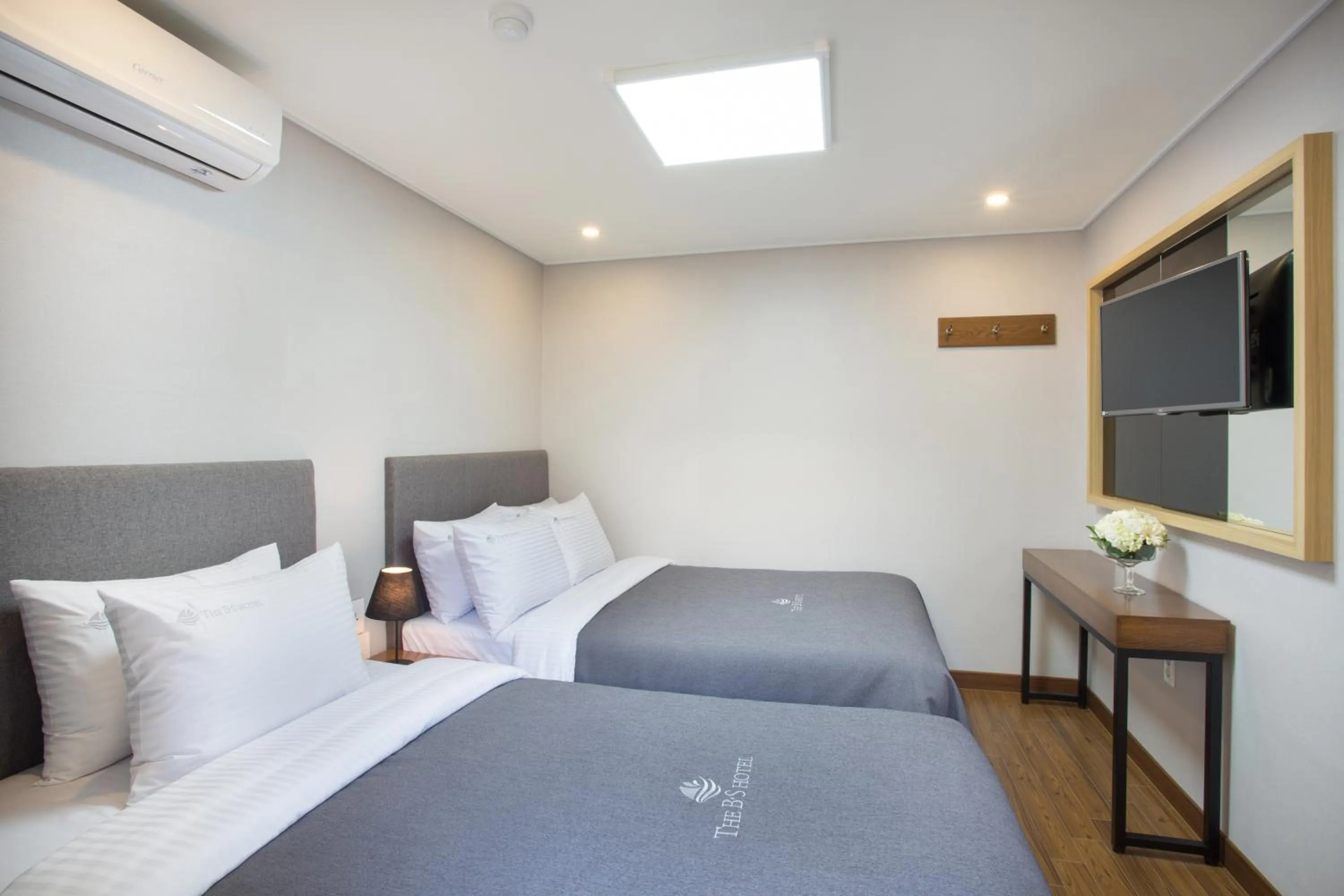 Bed in The BS Hotel Busan Station