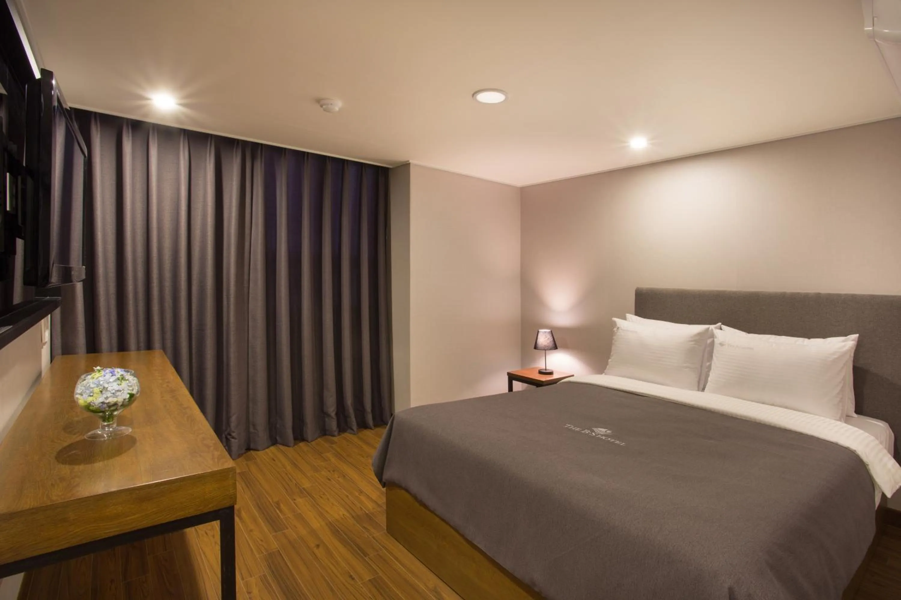 Bed in The BS Hotel Busan Station