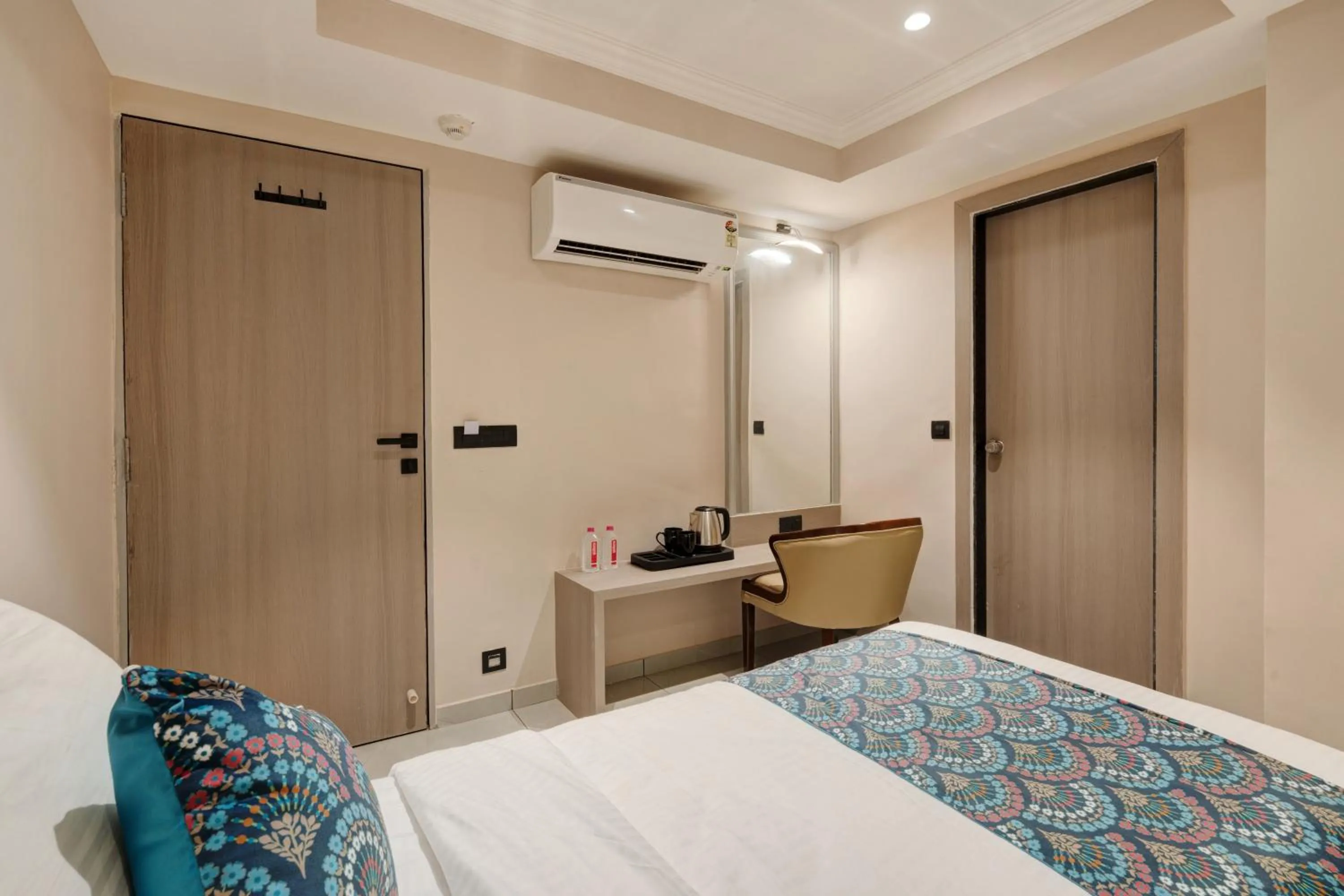 Bedroom, Bed in Hotel Royal Time
