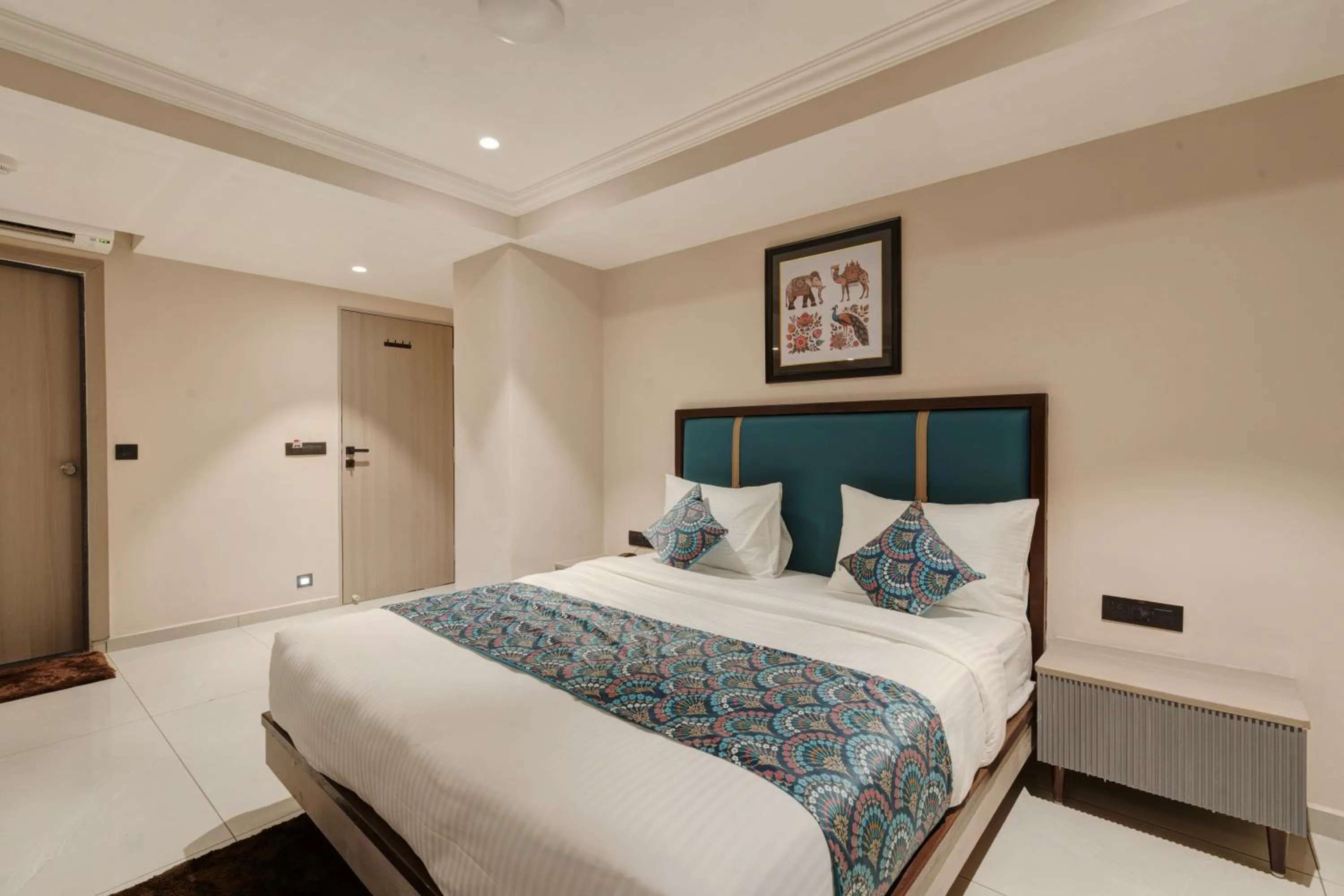 Bed in Hotel Royal Time