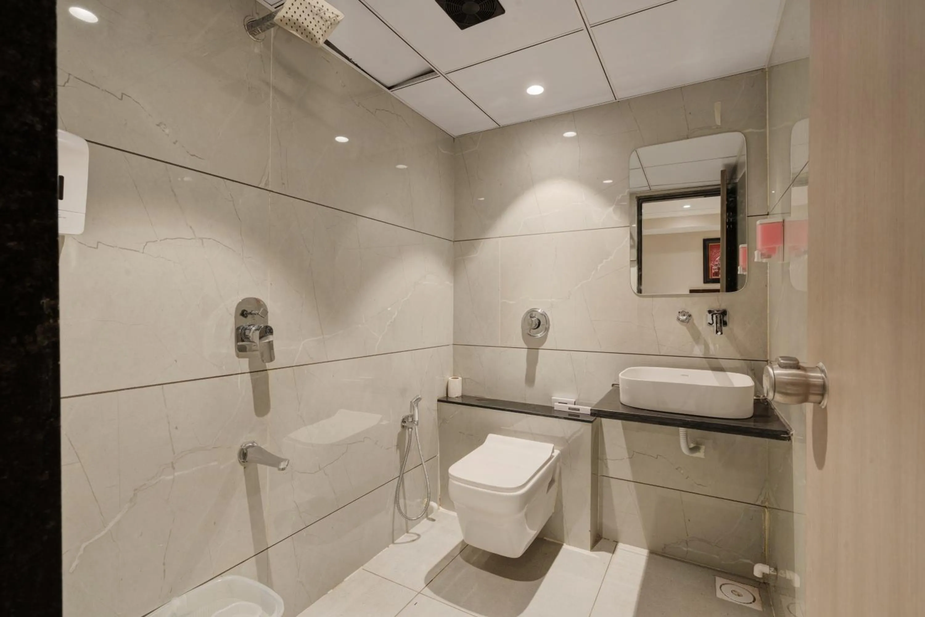 Toilet in Hotel Royal Time