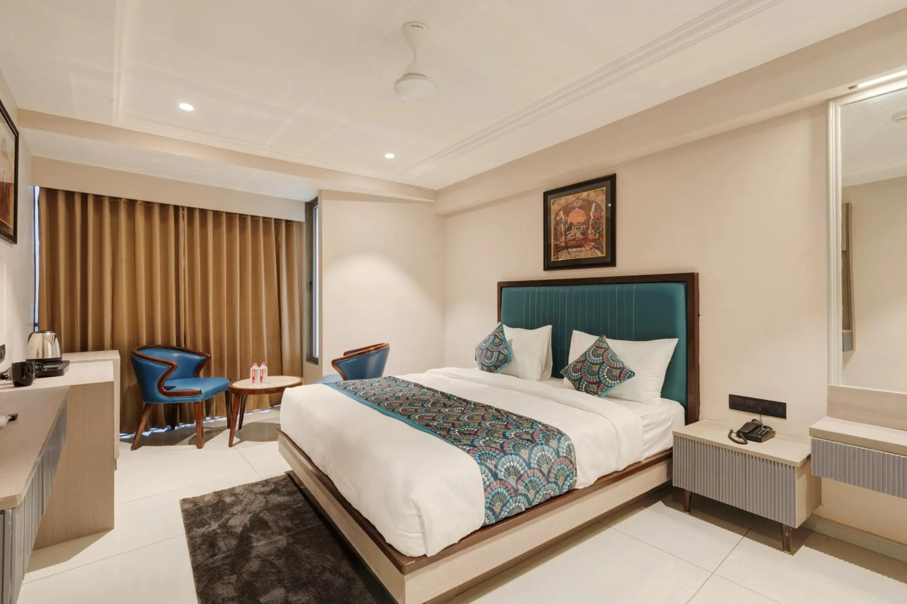 Bedroom, Bed in Hotel Royal Time