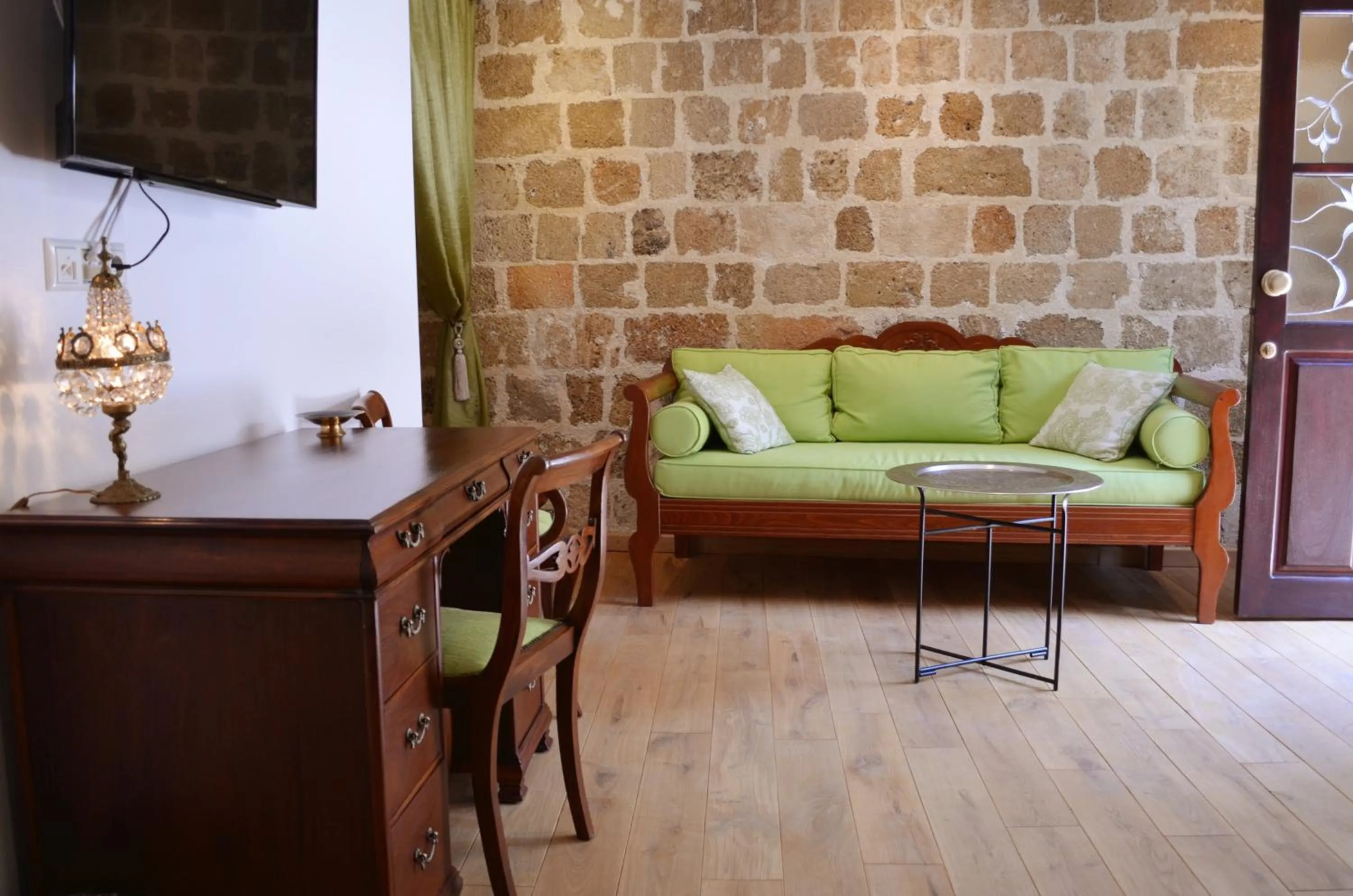 TV and multimedia in Hotel Ellique