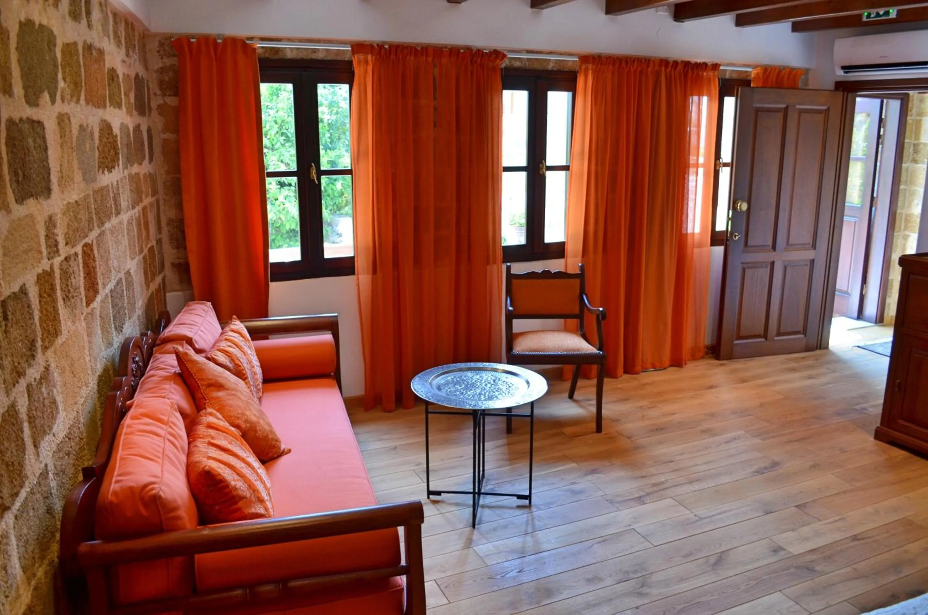 Seating area in Hotel Ellique