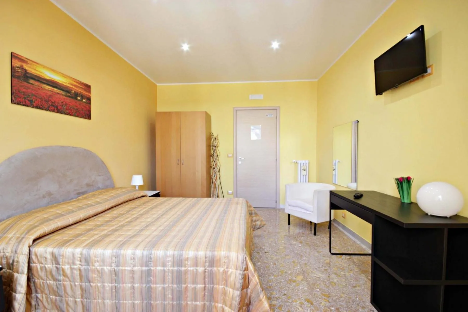 Photo of the whole room, Bed in B&B Clelia