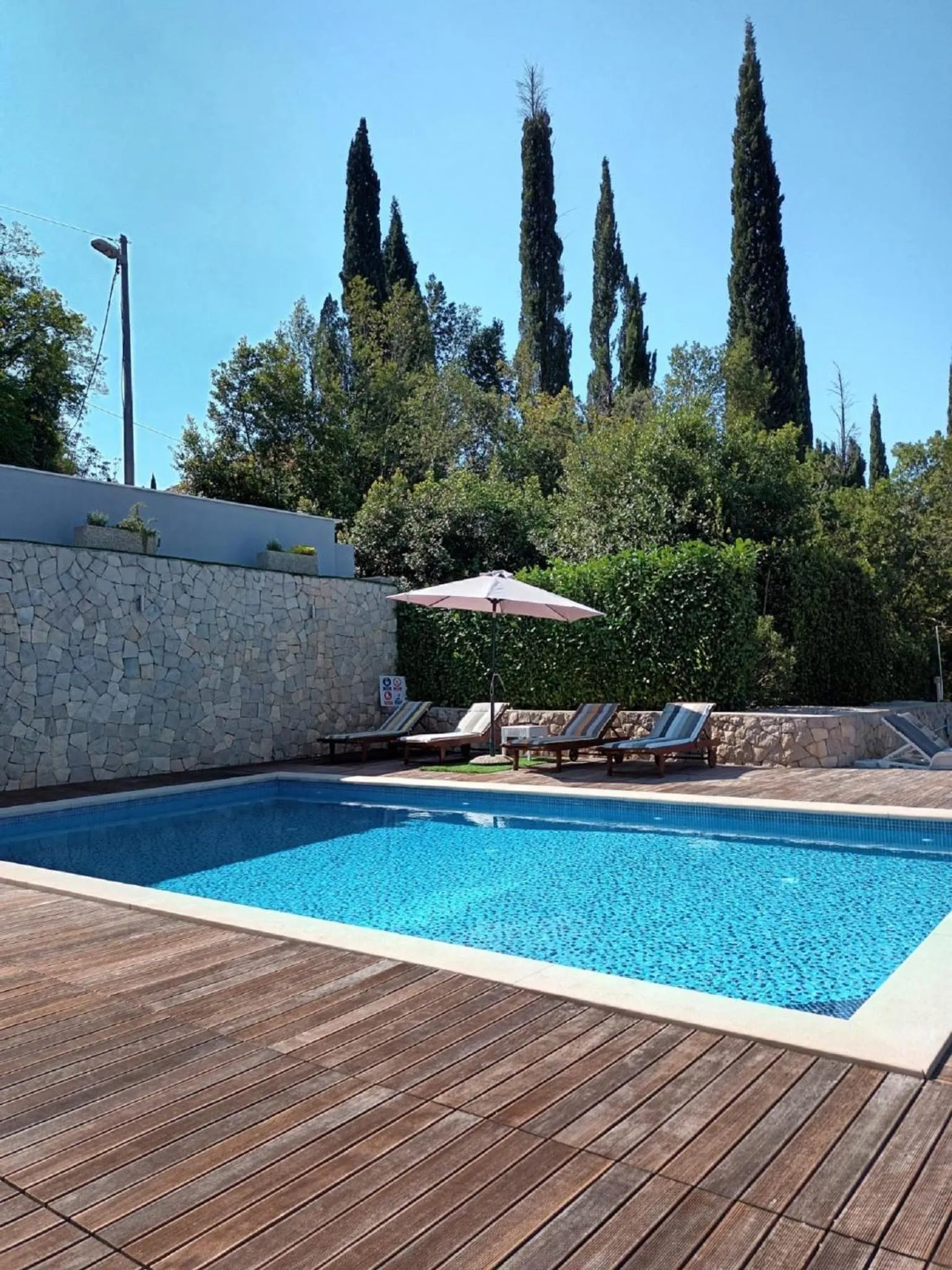 Swimming pool in Villa Oasis Cypress