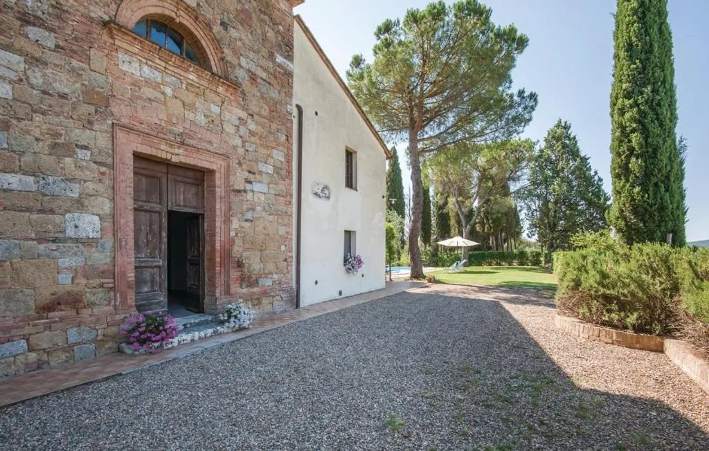 Property building in Podere Suvignano