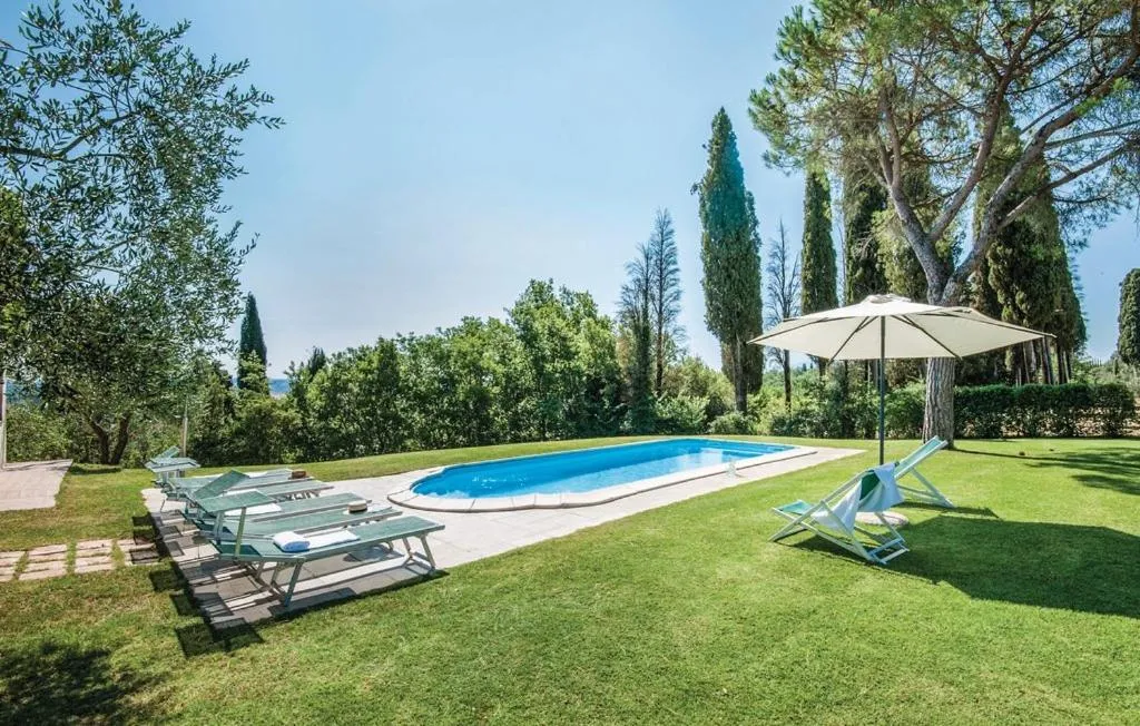 Swimming pool in Podere Suvignano