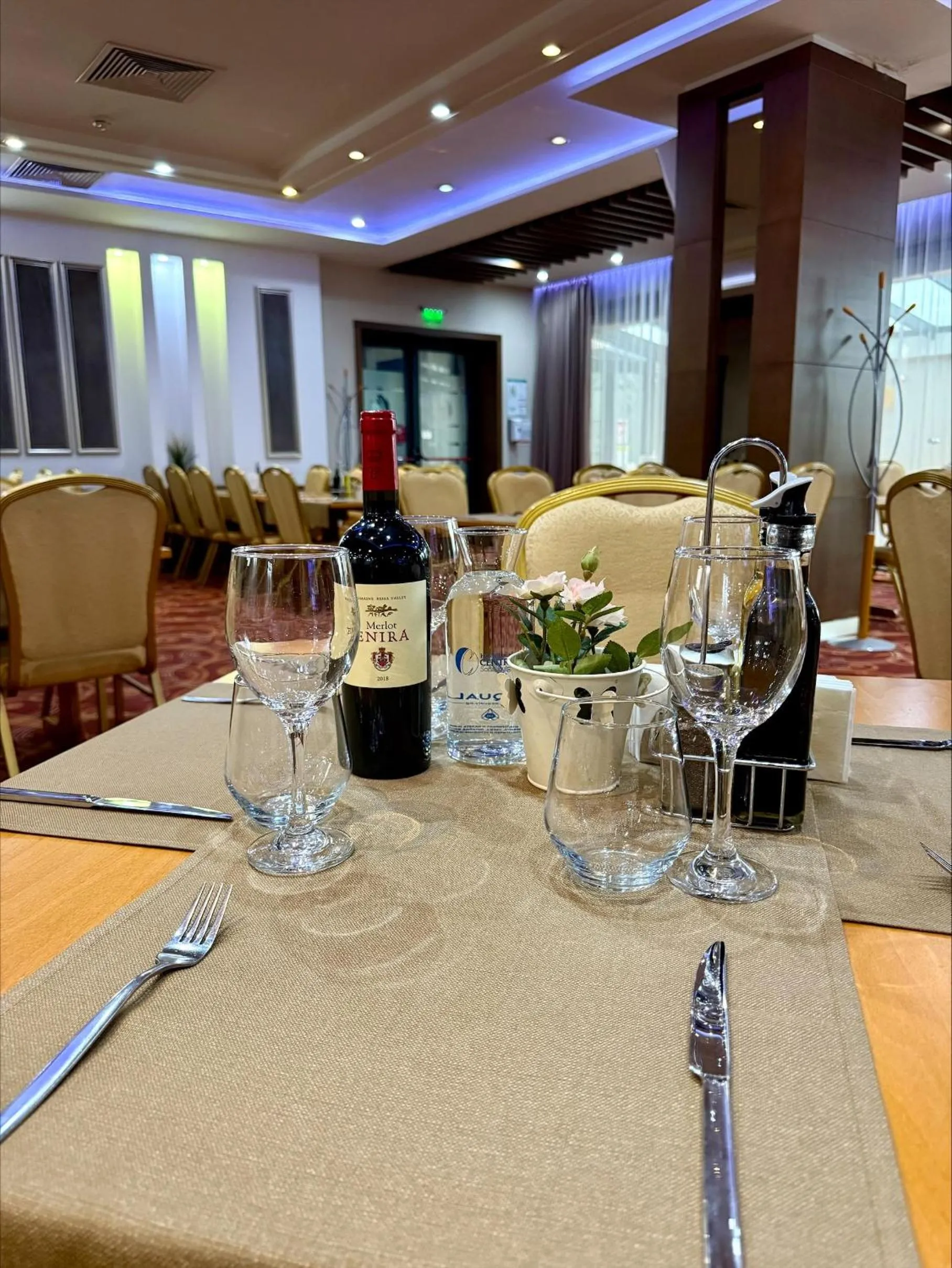 Restaurant/places to eat in Central Hotel Sofia