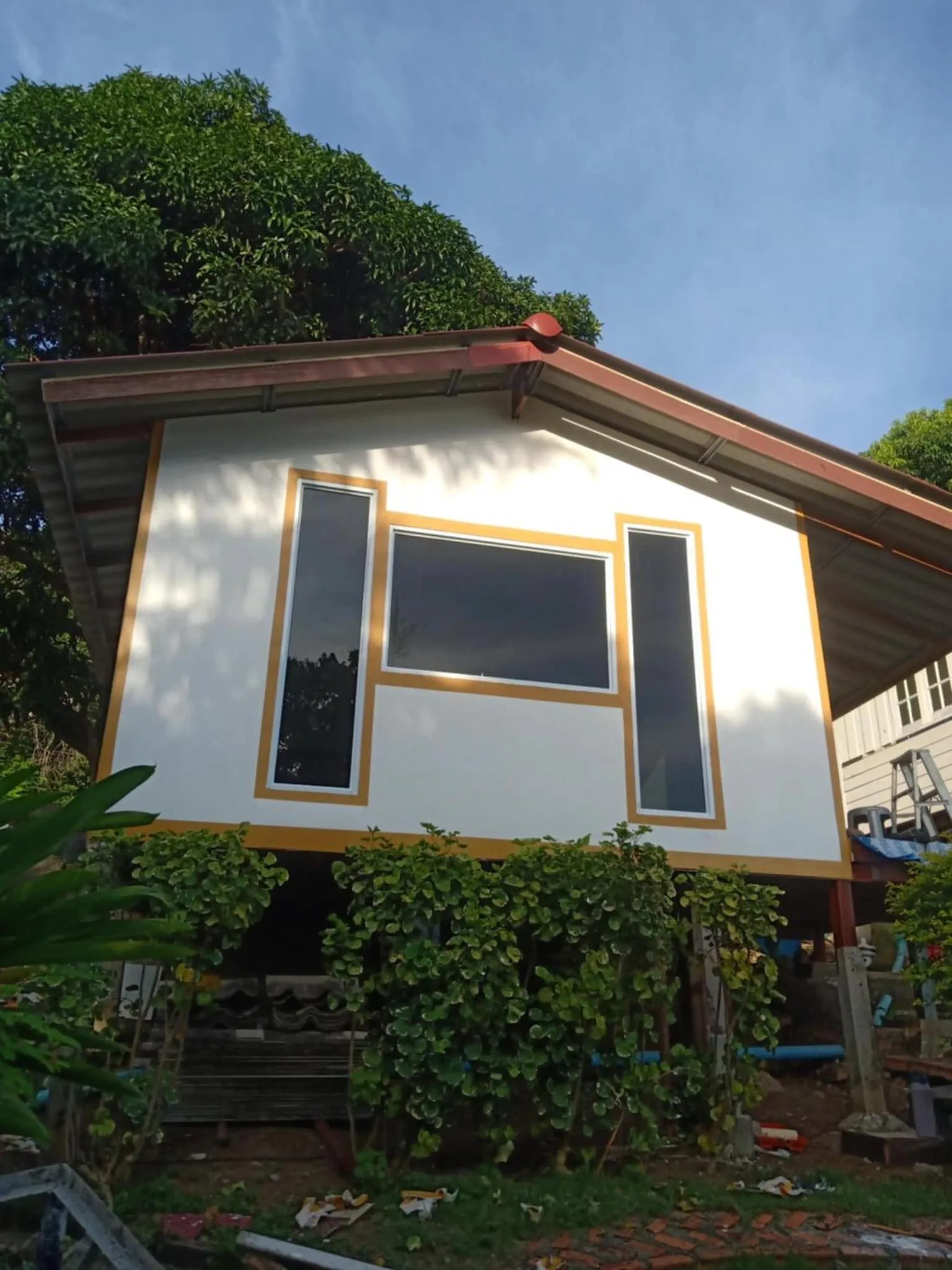 Property building in Golden Beach Resort Koh Phangan