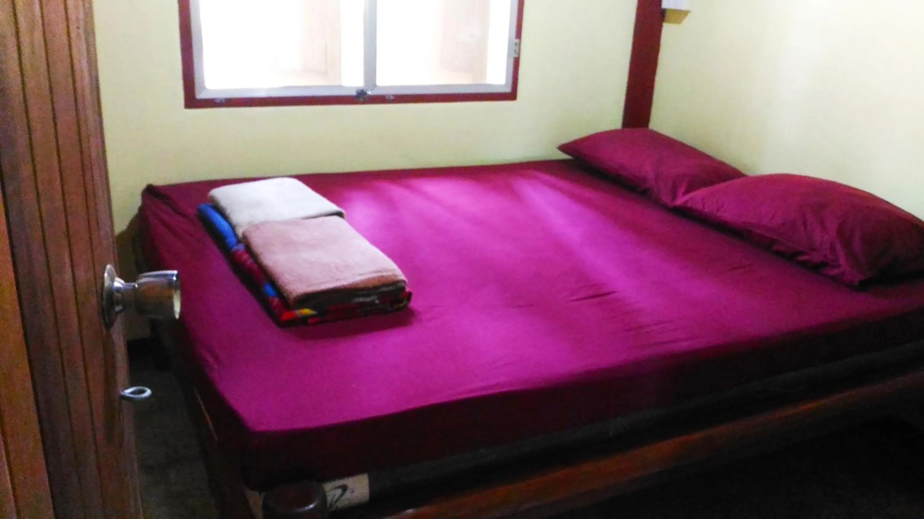 Bed in Golden Beach Resort Koh Phangan