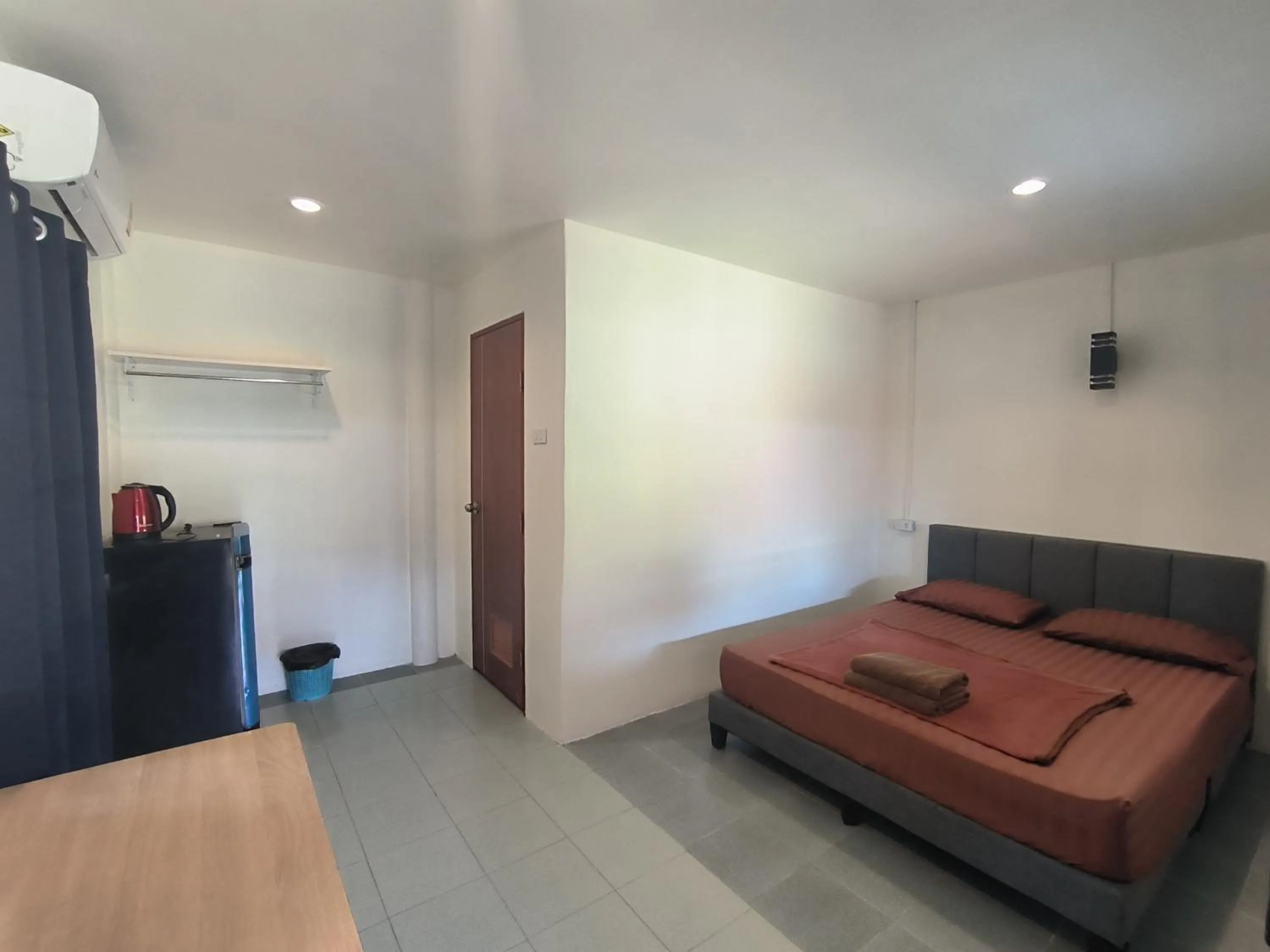 Bed in Golden Beach Resort Koh Phangan