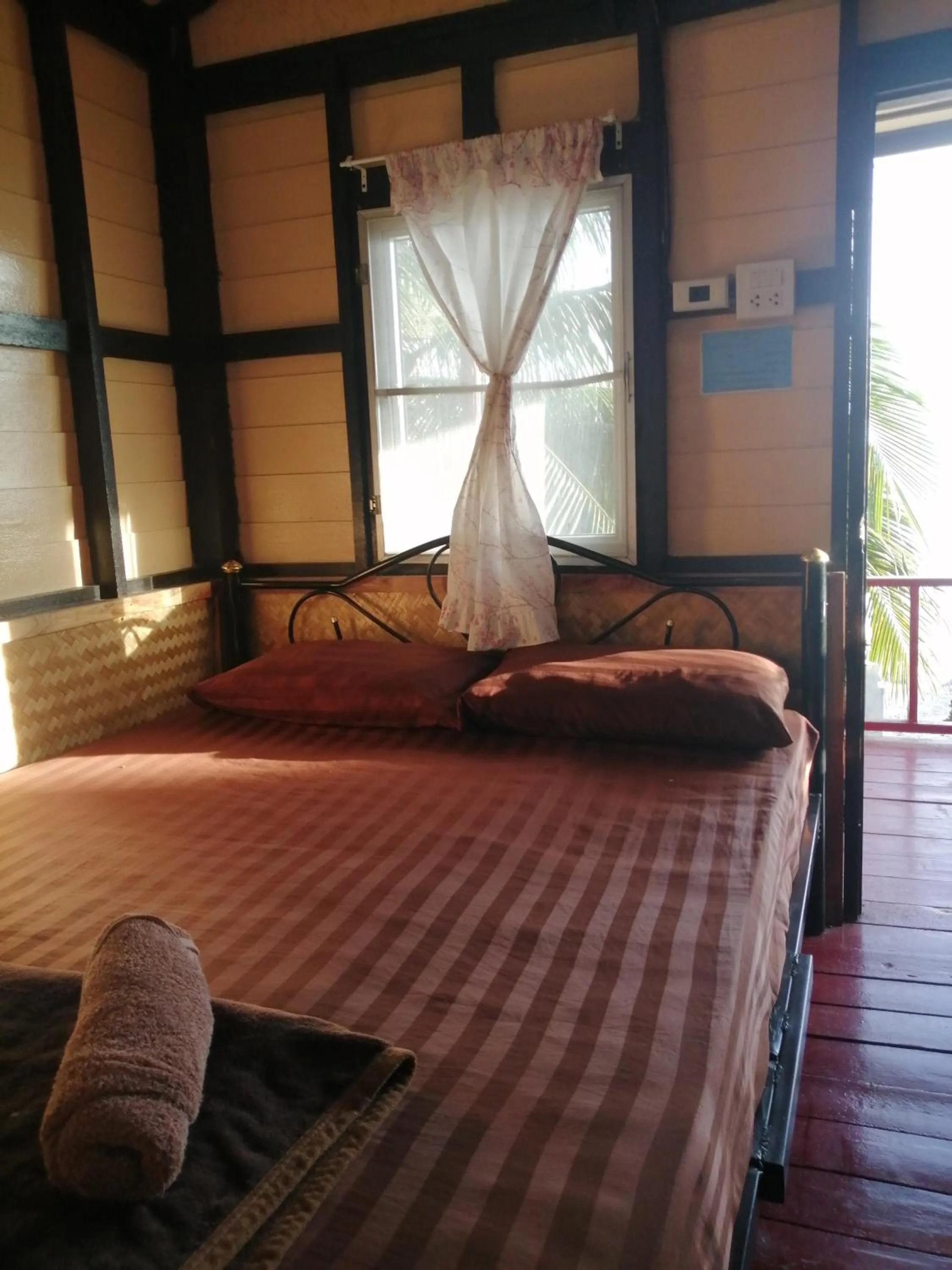 Bed in Golden Beach Resort Koh Phangan