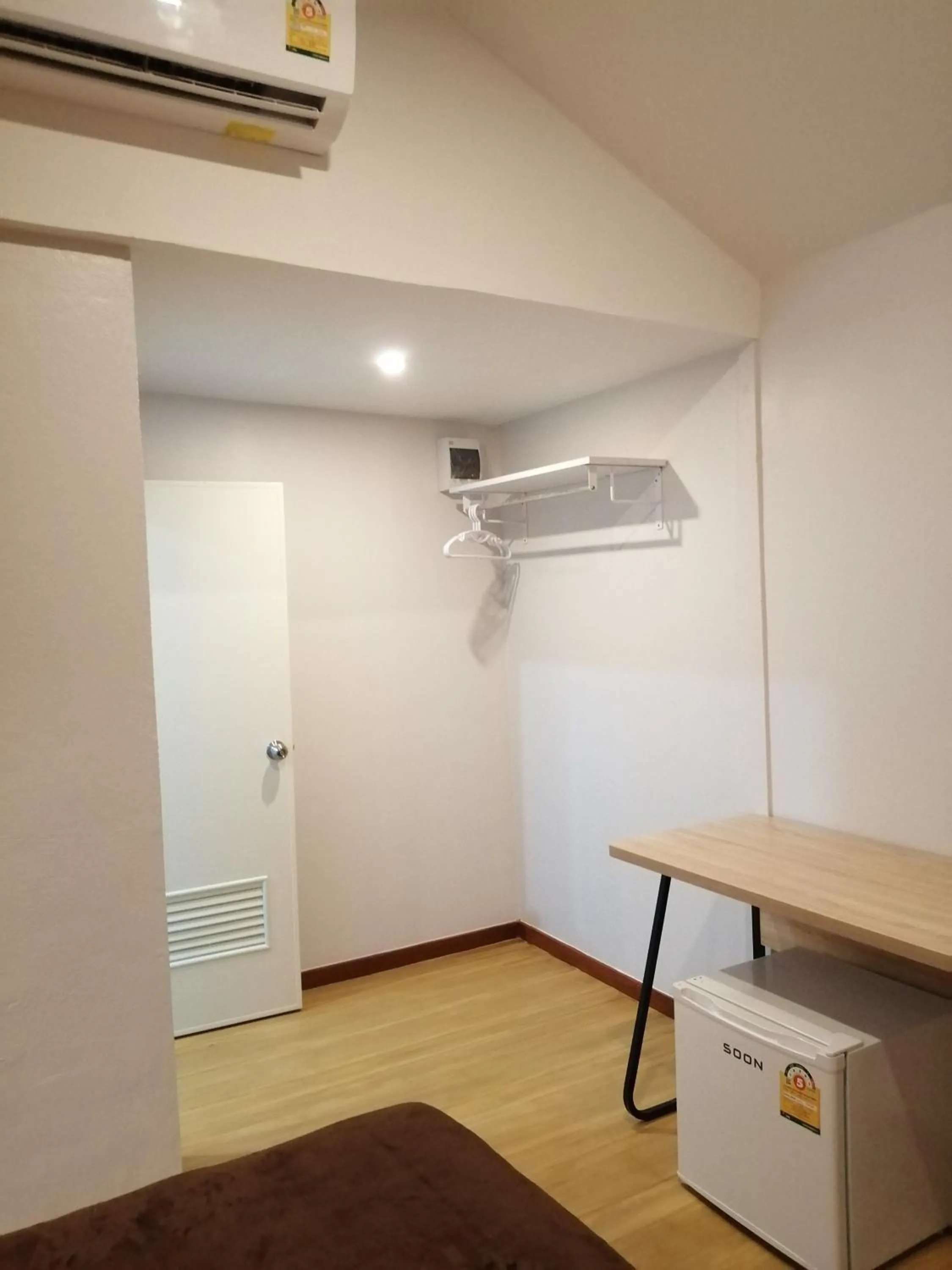 Photo of the whole room in Golden Beach Resort Koh Phangan