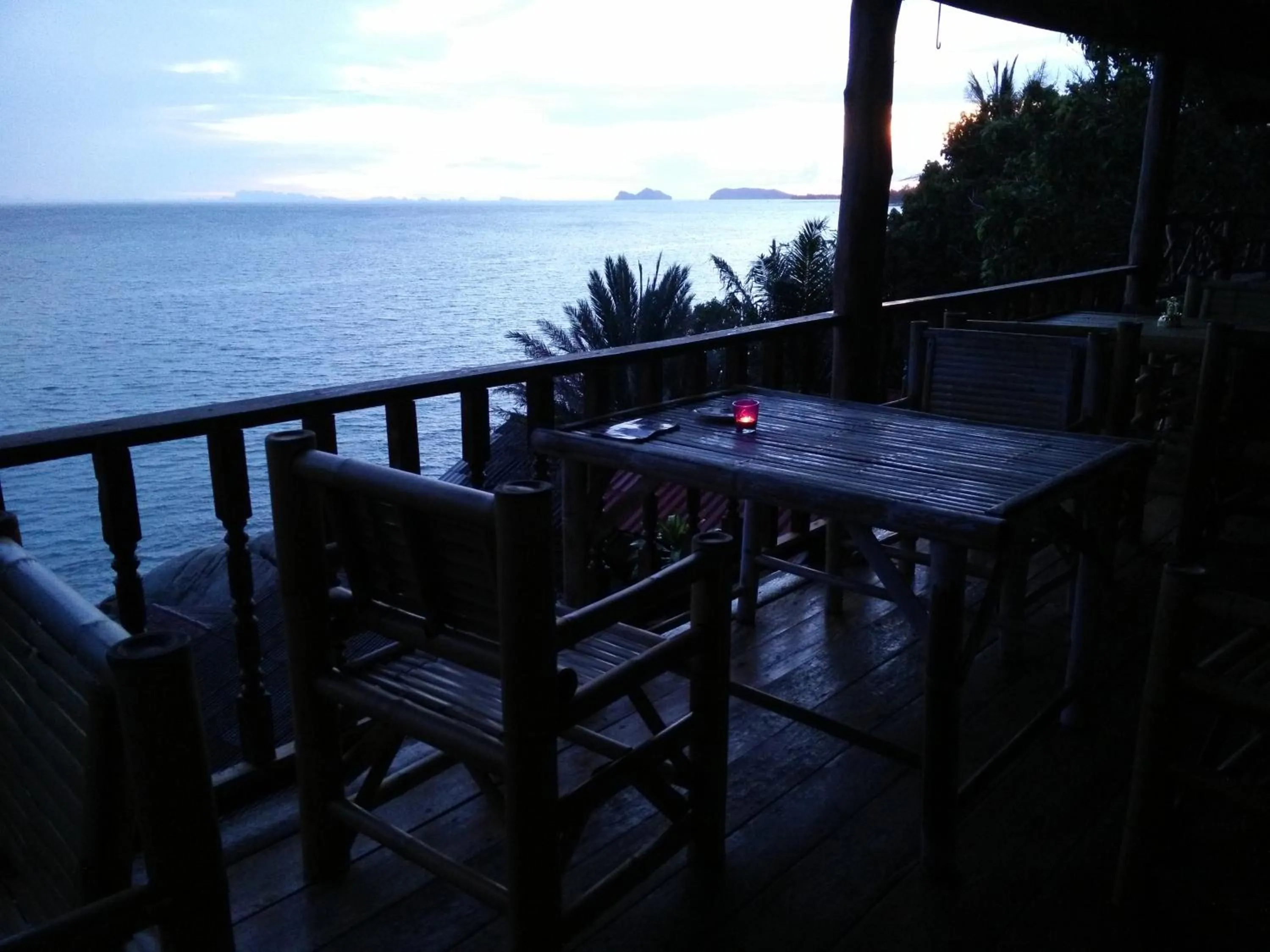 Restaurant/places to eat in Golden Beach Resort Koh Phangan