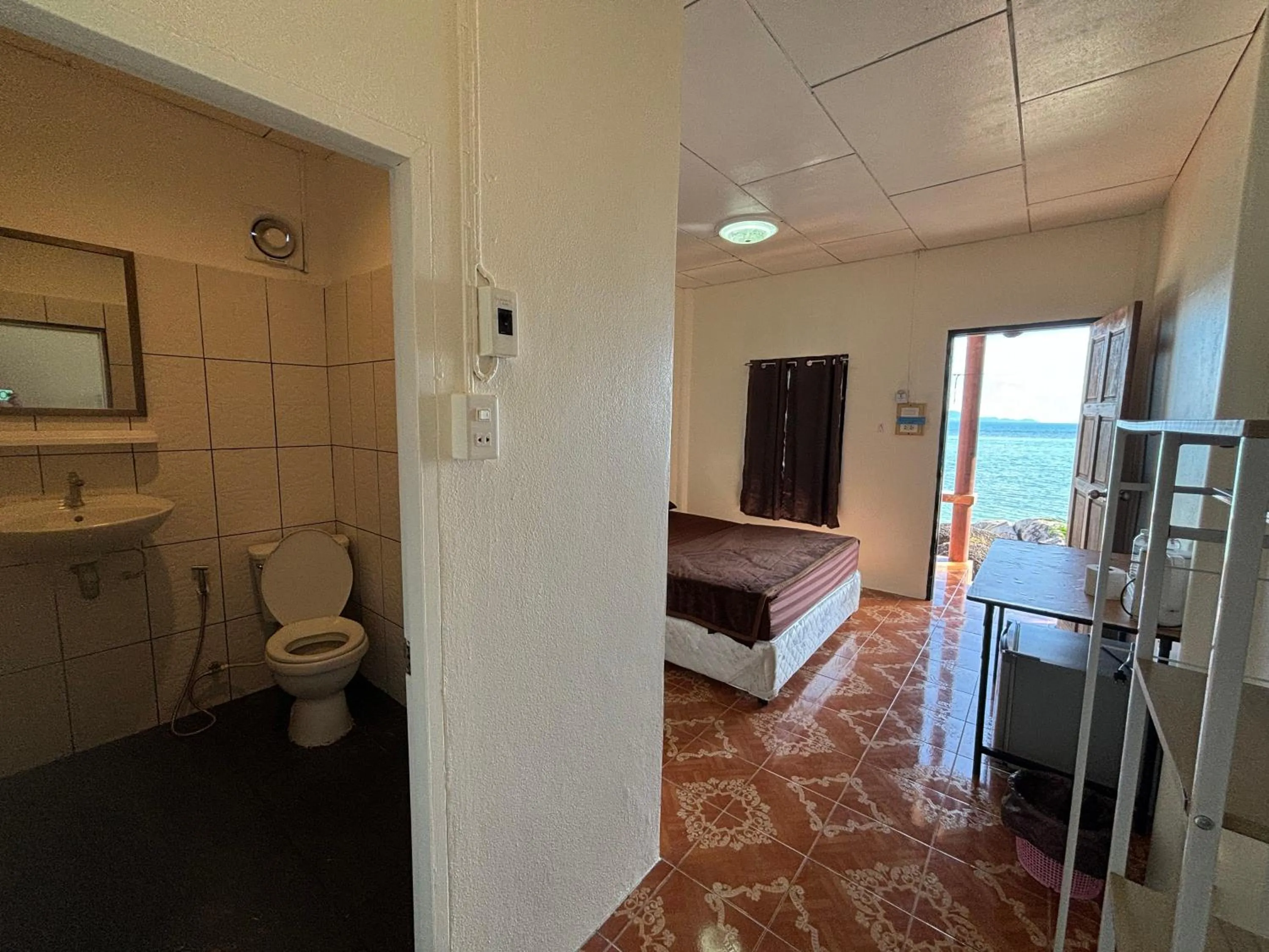 Toilet, Bed in Golden Beach Resort Koh Phangan