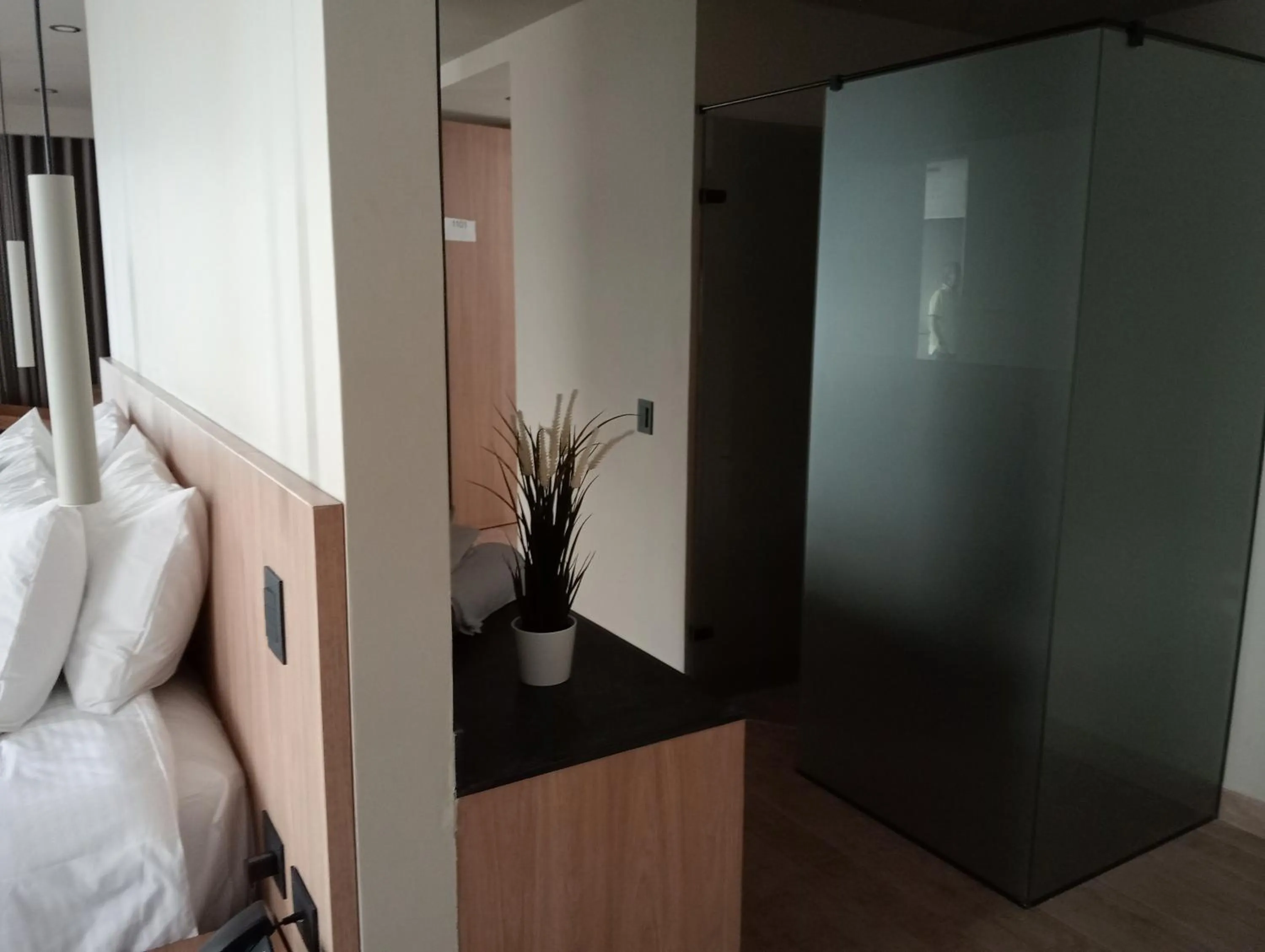 Shower, Bed in Hotel Rulay Medellin