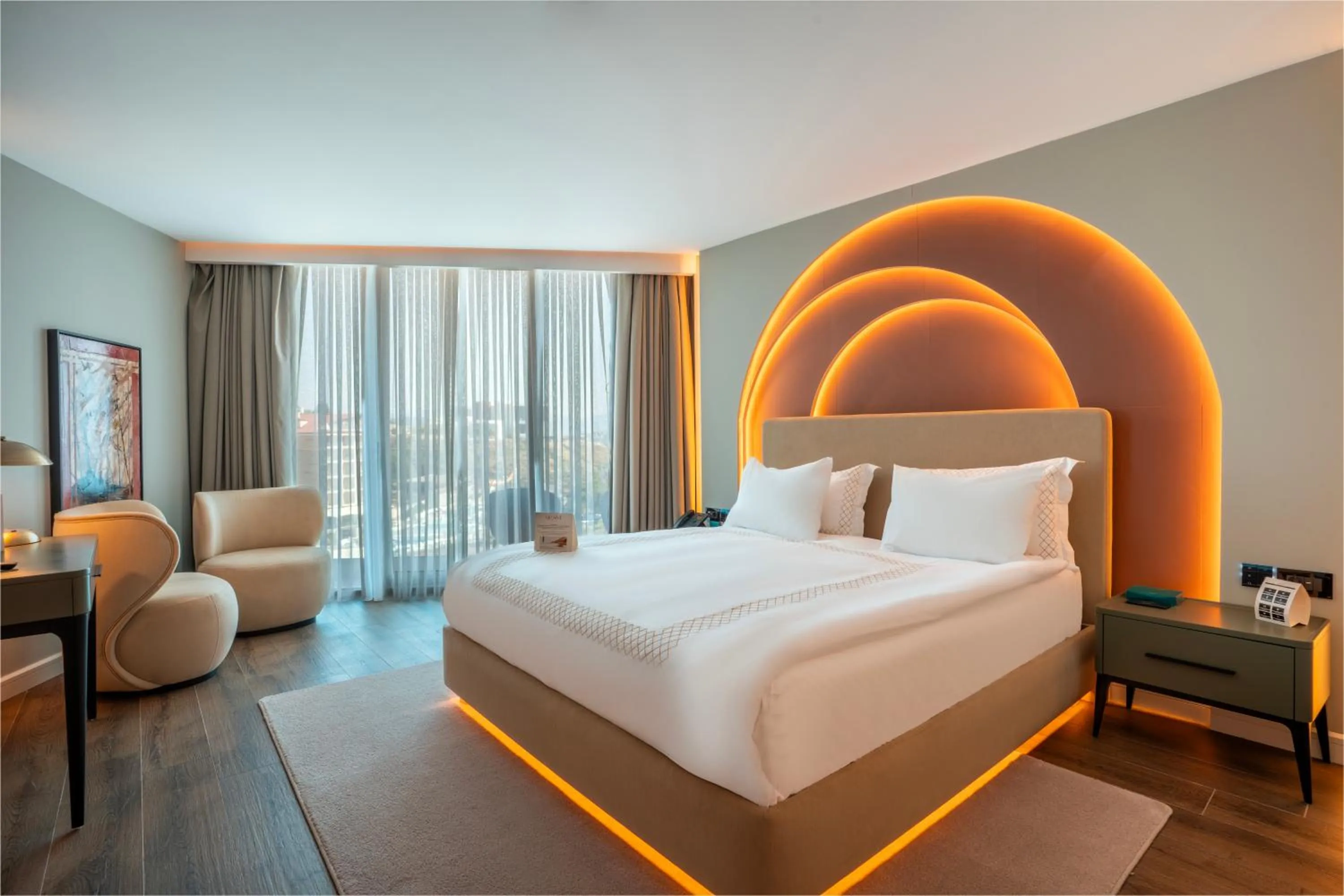 Bedroom, Bed in Qlusive Hotel