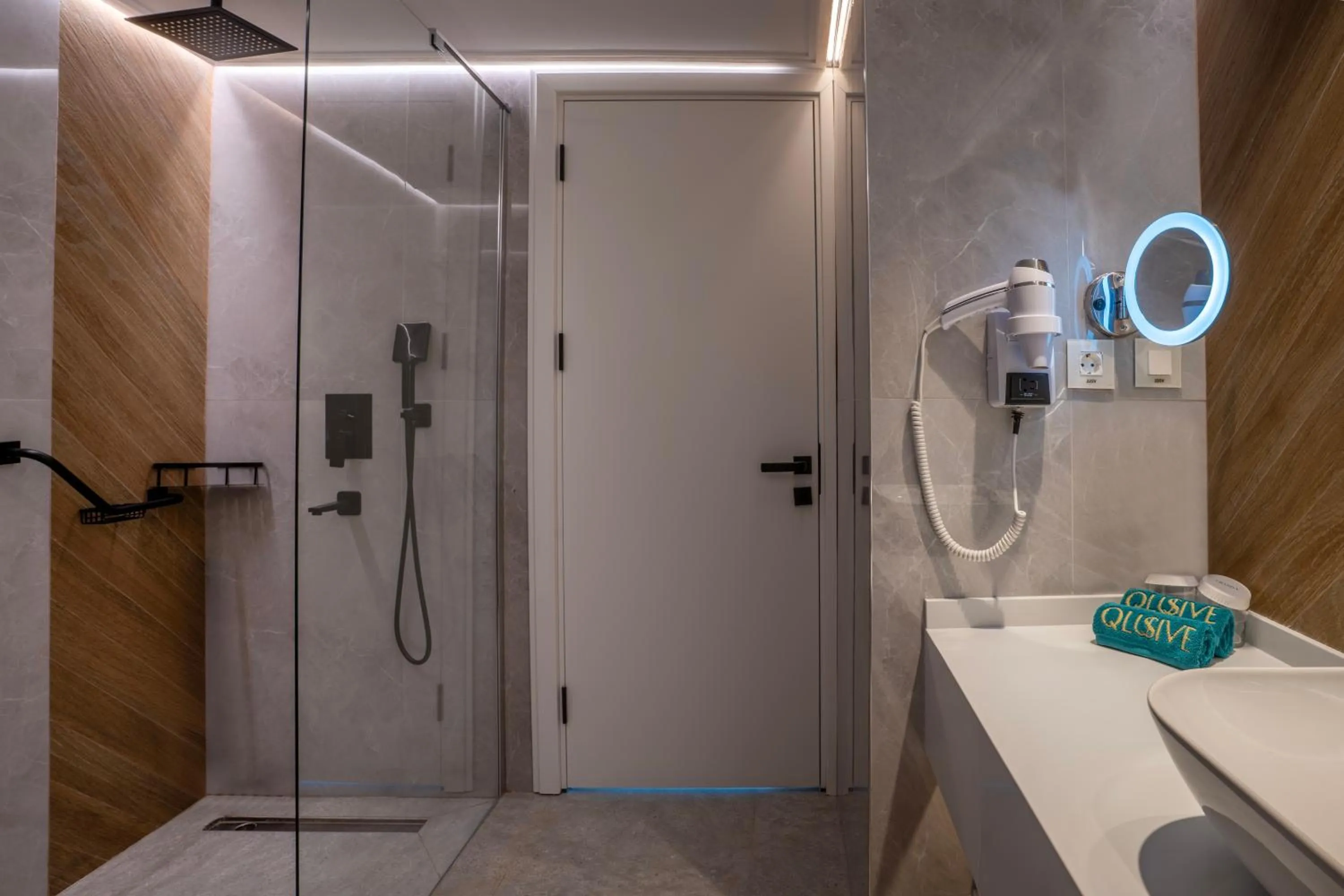 Bathroom in Qlusive Hotel