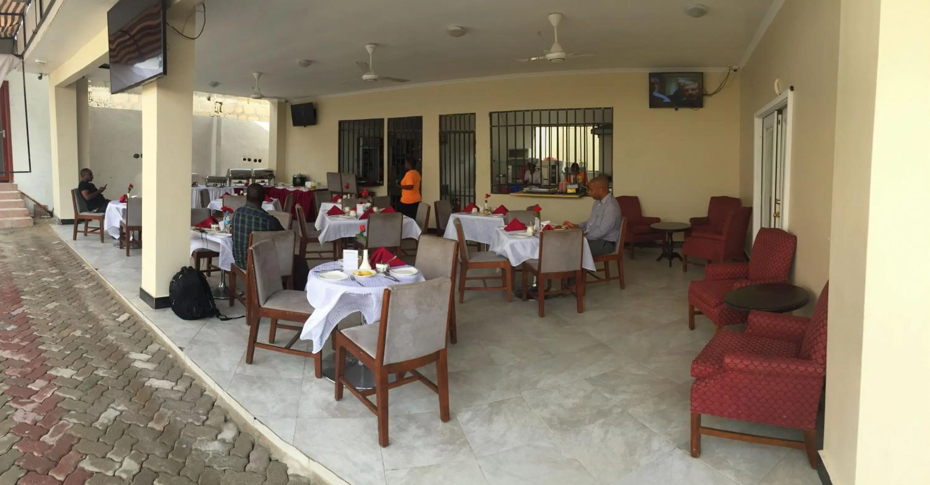 Food and drinks in ShaMooL Hotel