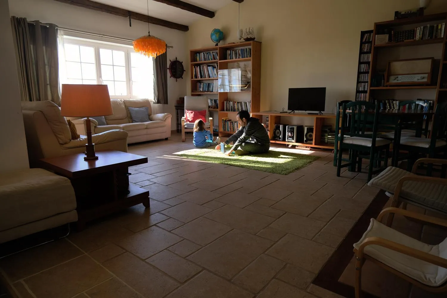 Communal lounge/ TV room in FreeSurfCamp