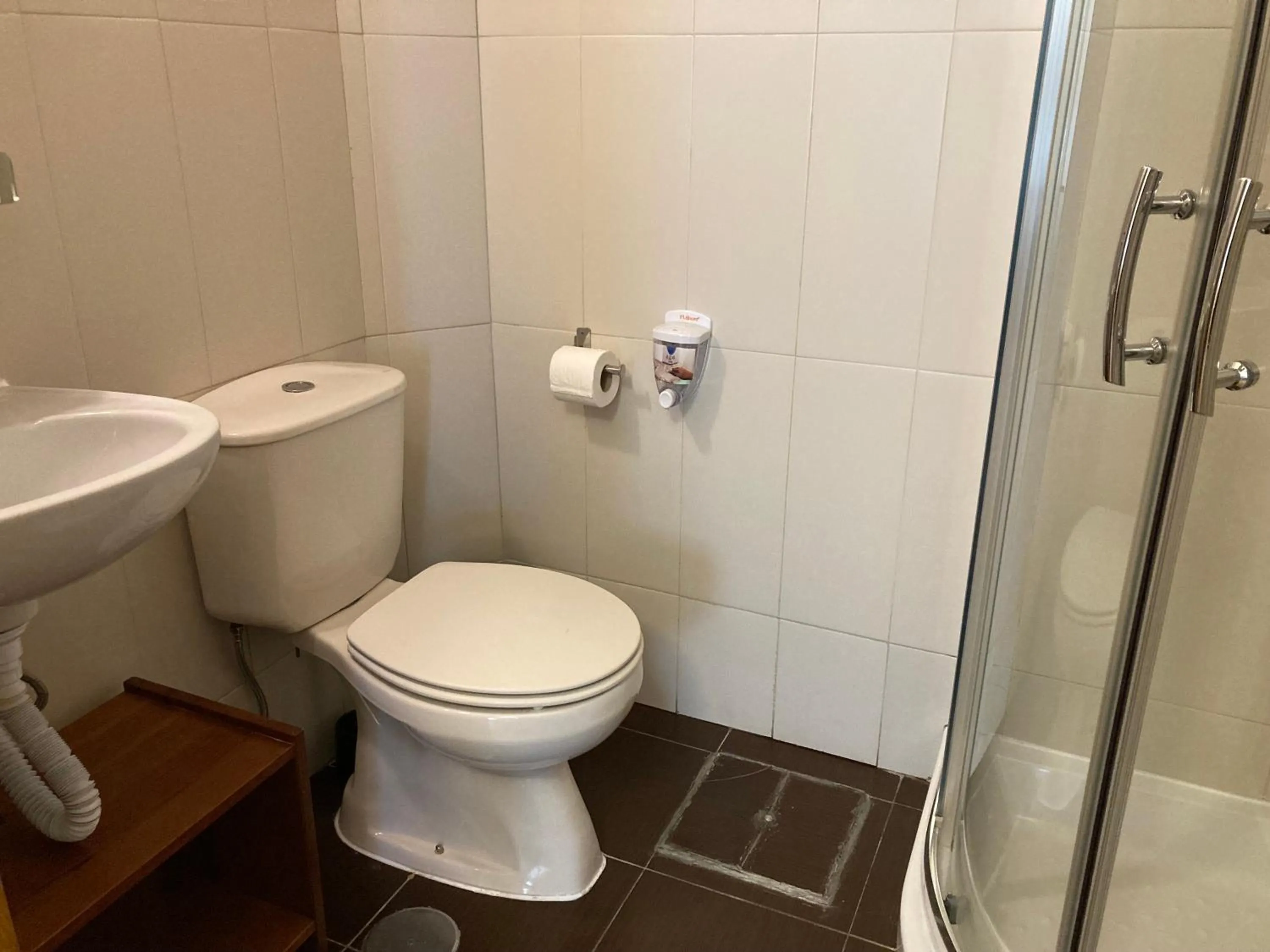 Shower in FreeSurfCamp