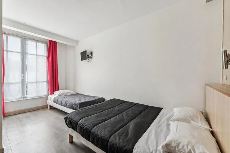 Bedroom, Bed in Hotel Tolbiac