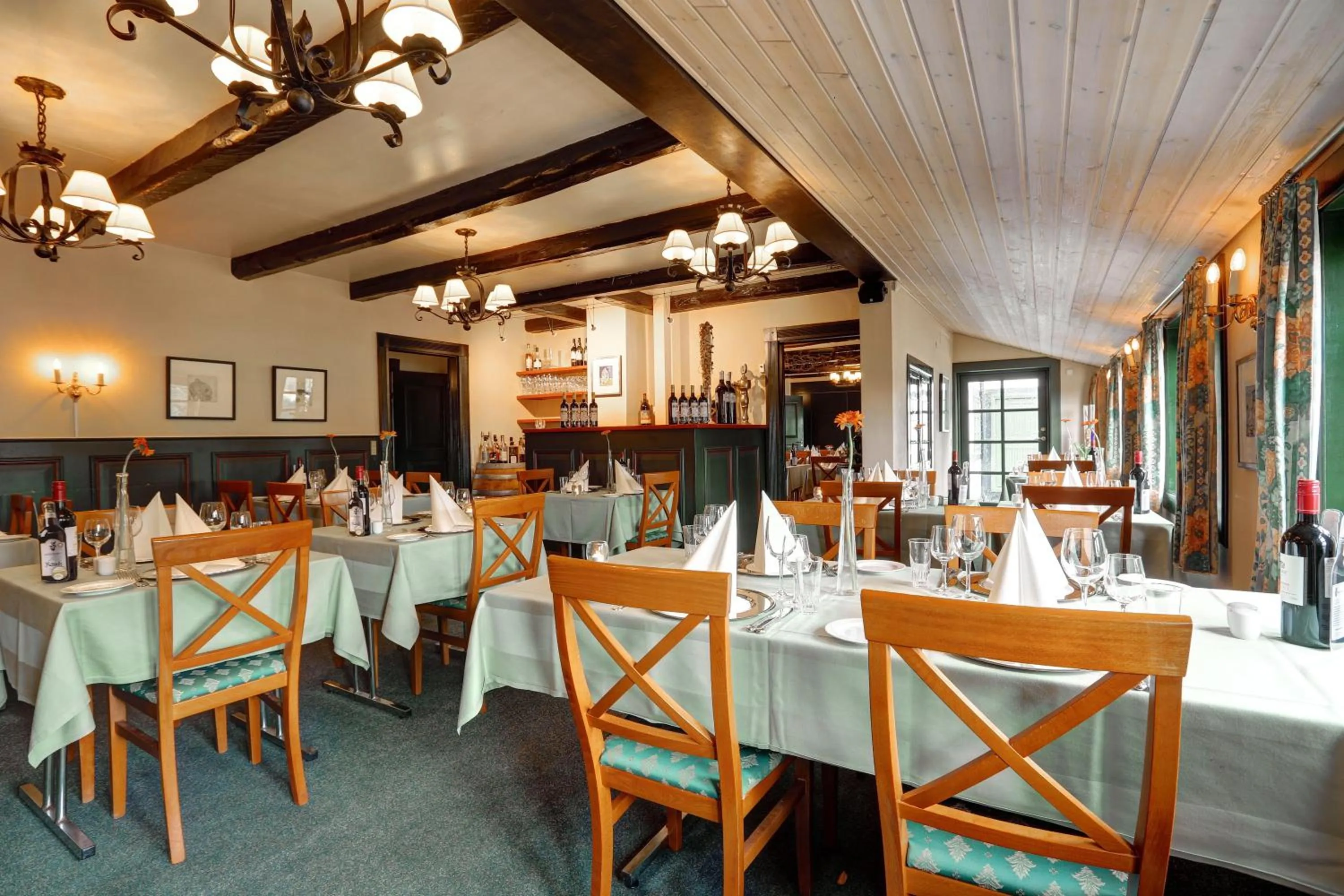 Restaurant/places to eat in The Cottage