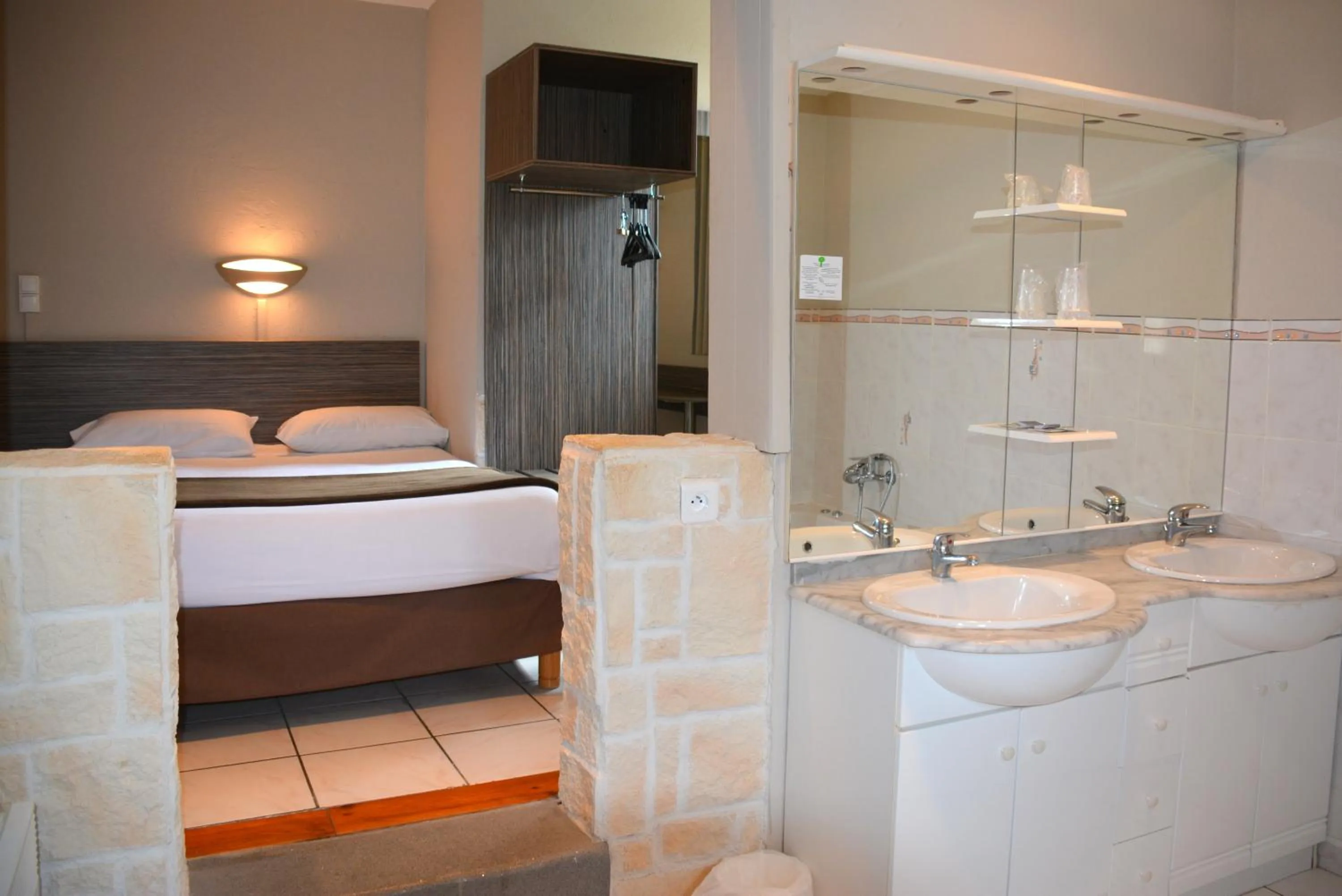 Bedroom, Bed in Hôtel Le Floreal