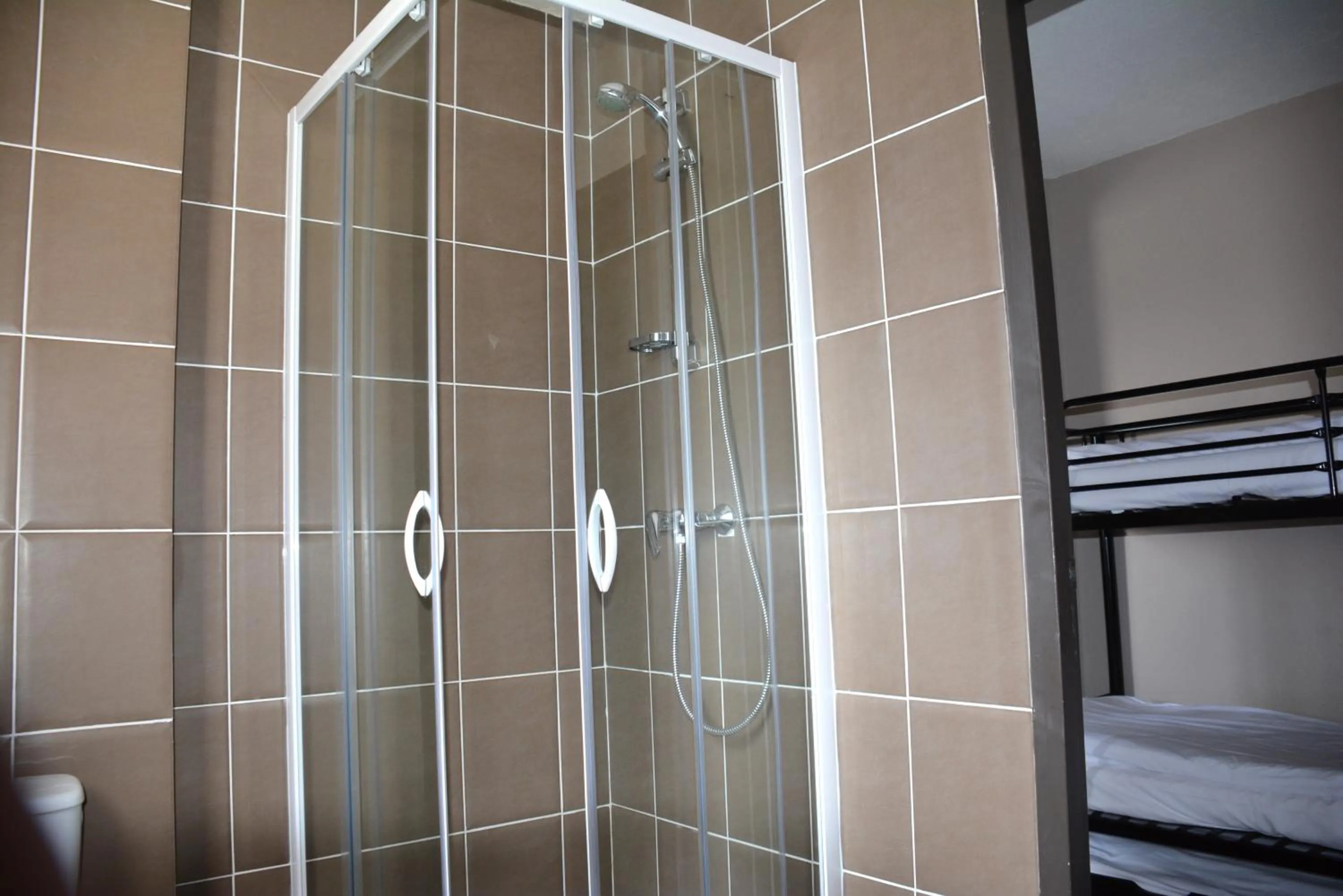 Bathroom in Hôtel Le Floreal