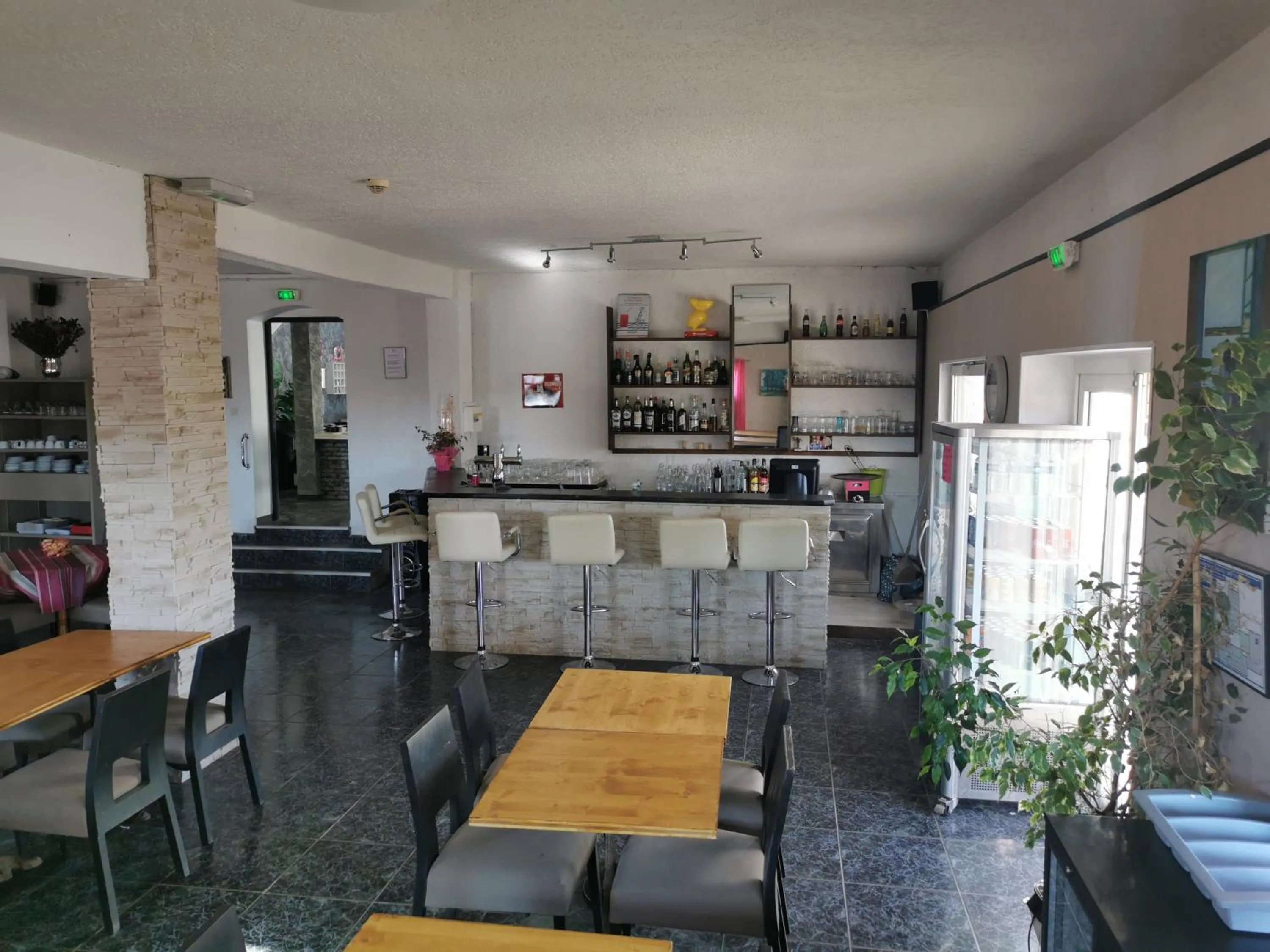 Lounge or bar in Hôtel Le Floreal