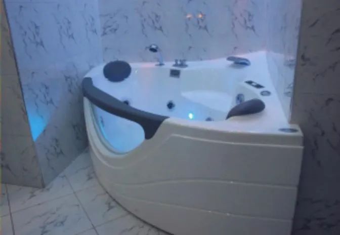 Hot Tub in Rabat Apartments