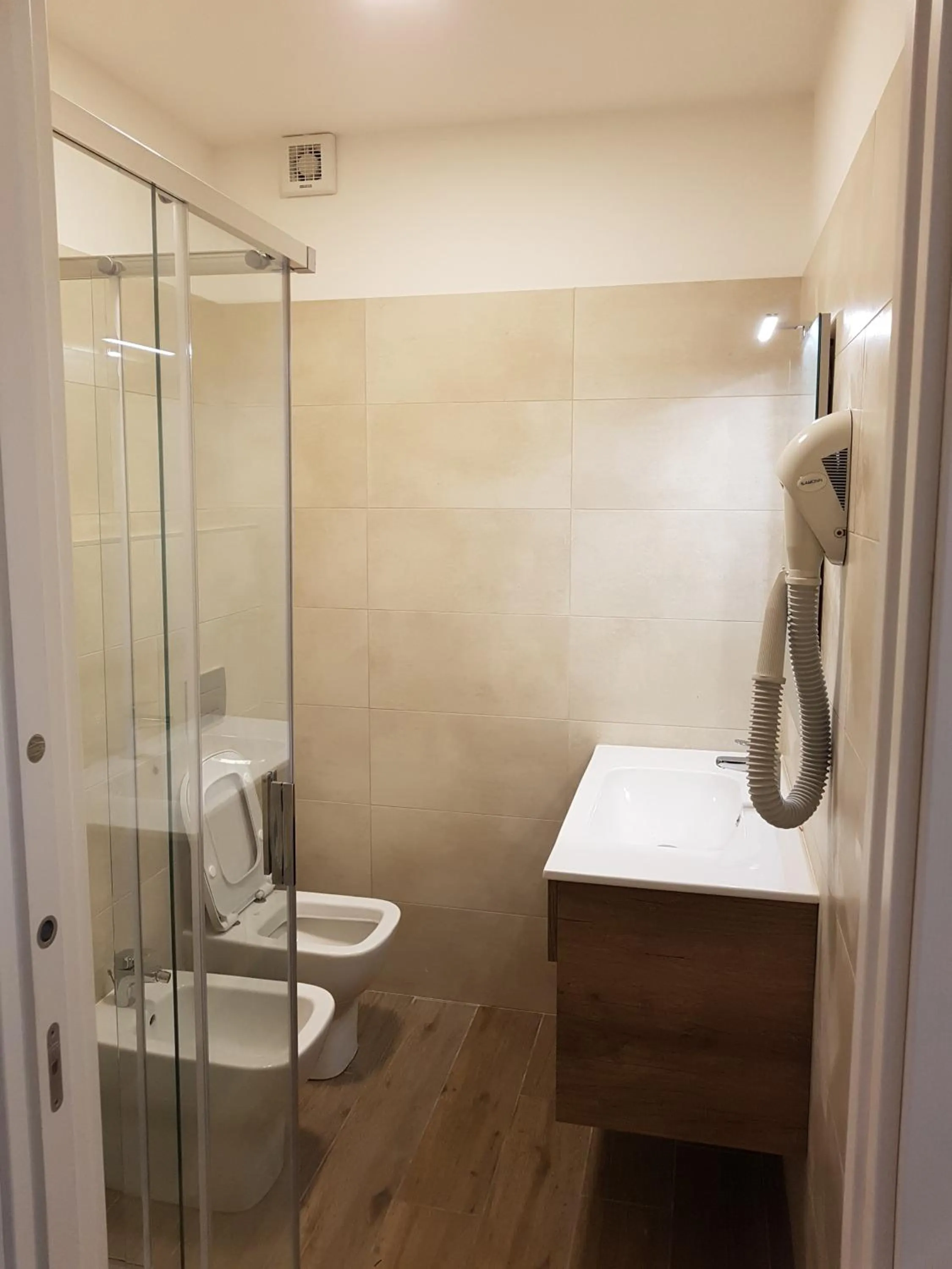 Shower in Hotel ALDEBARAN