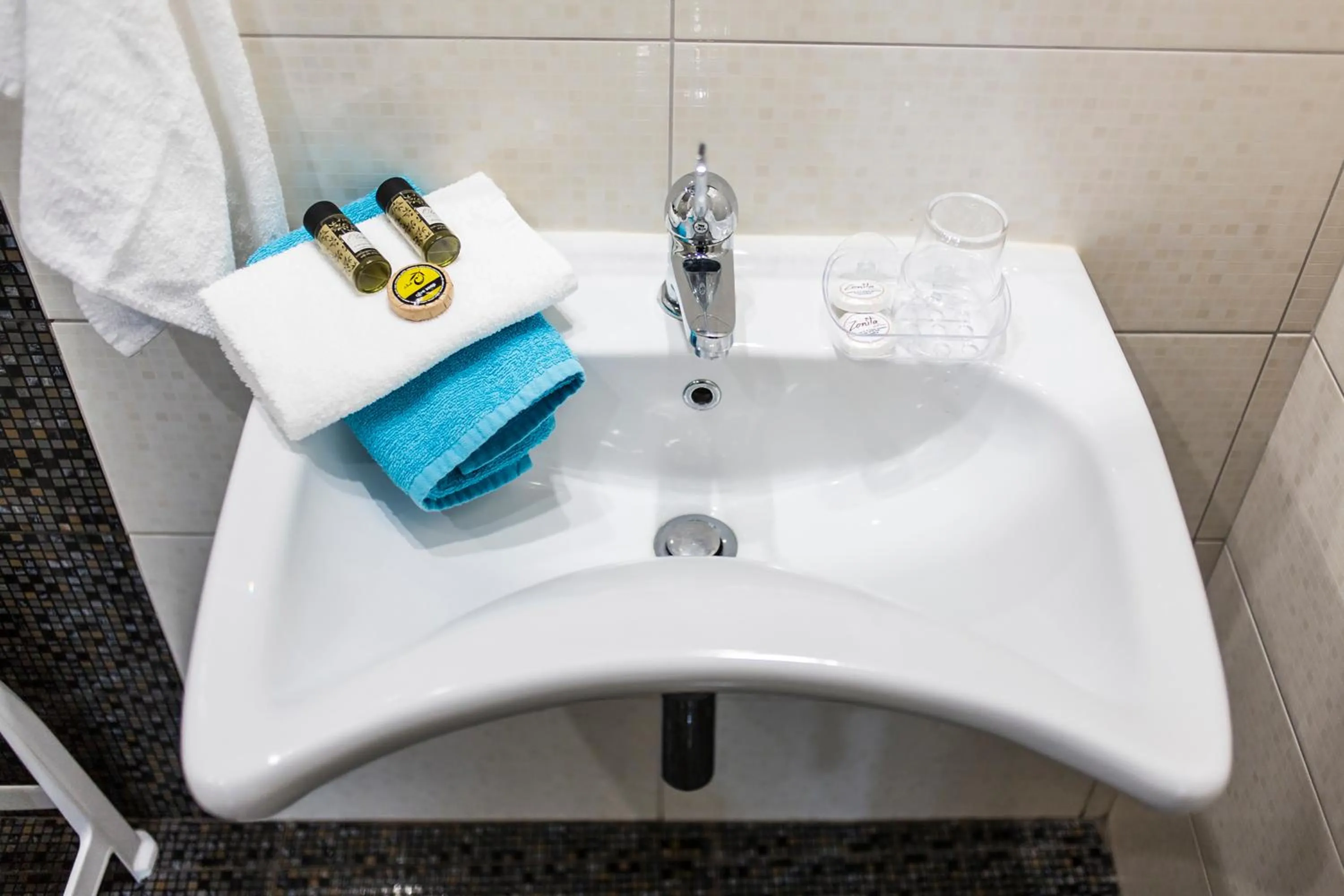 Toilet in Zonita Guest House