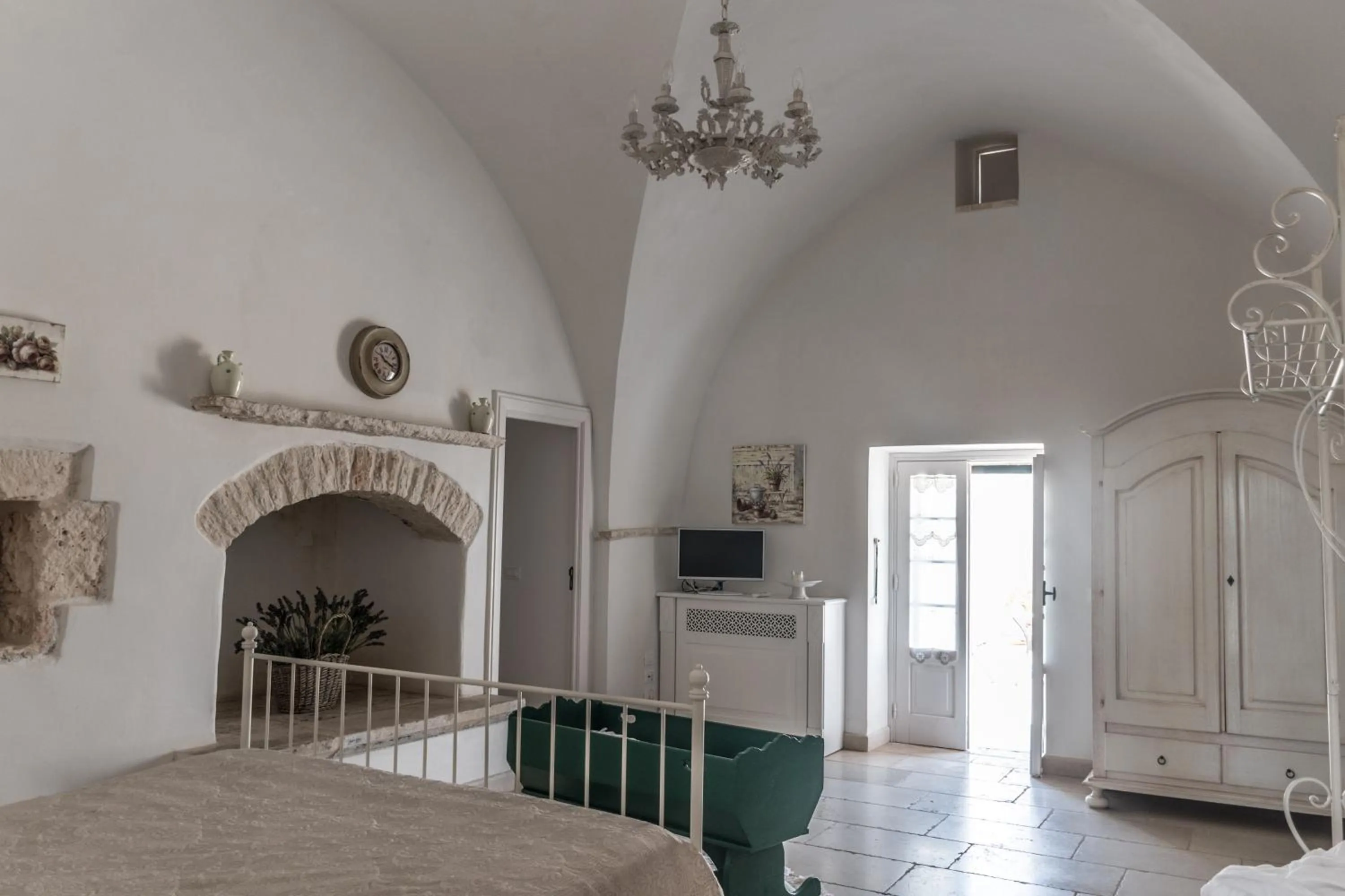 TV and multimedia, Bed in Masseria Luco