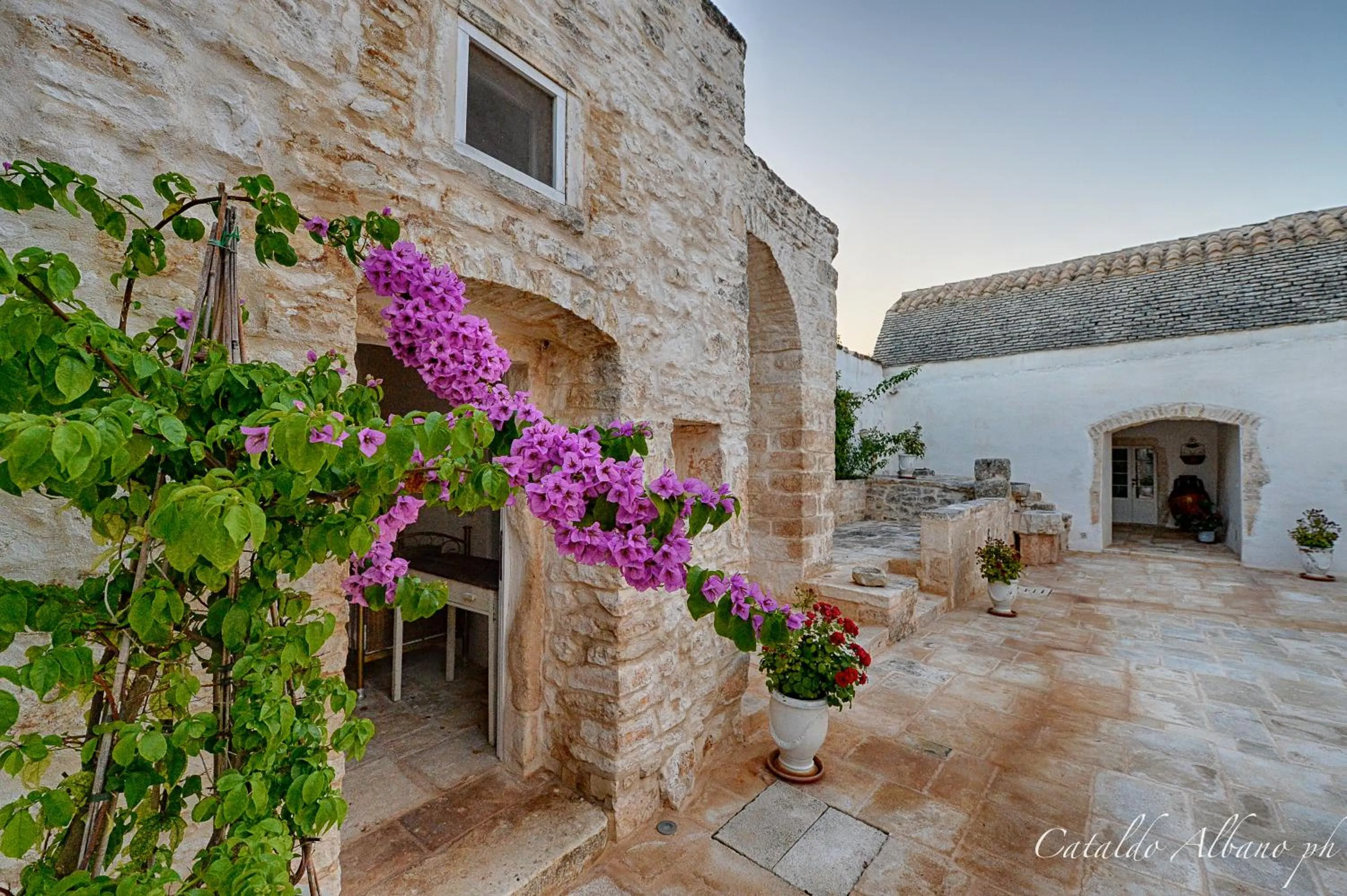 Inner courtyard view in Masseria Luco