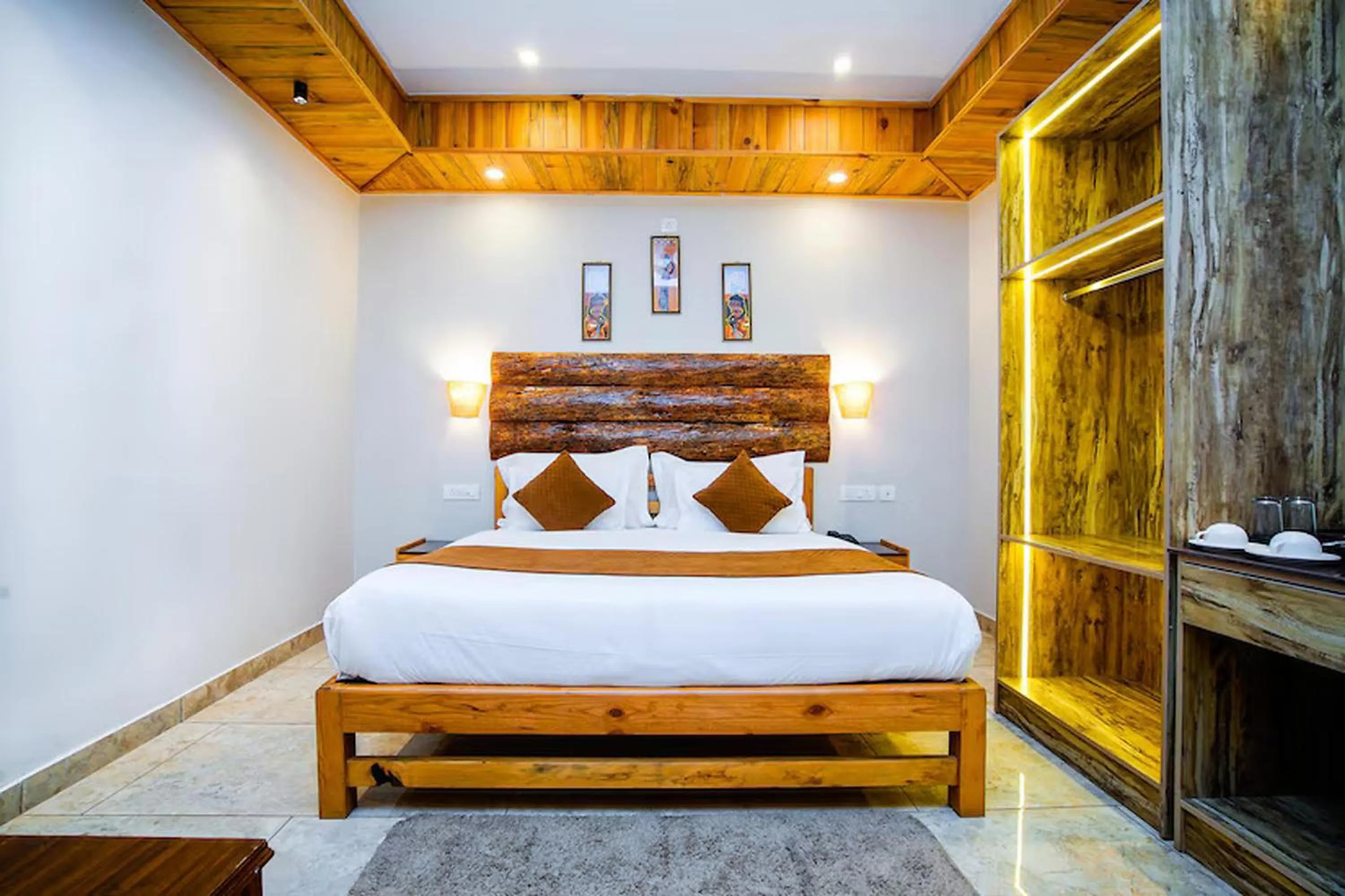 Bed in The Landour Wood House