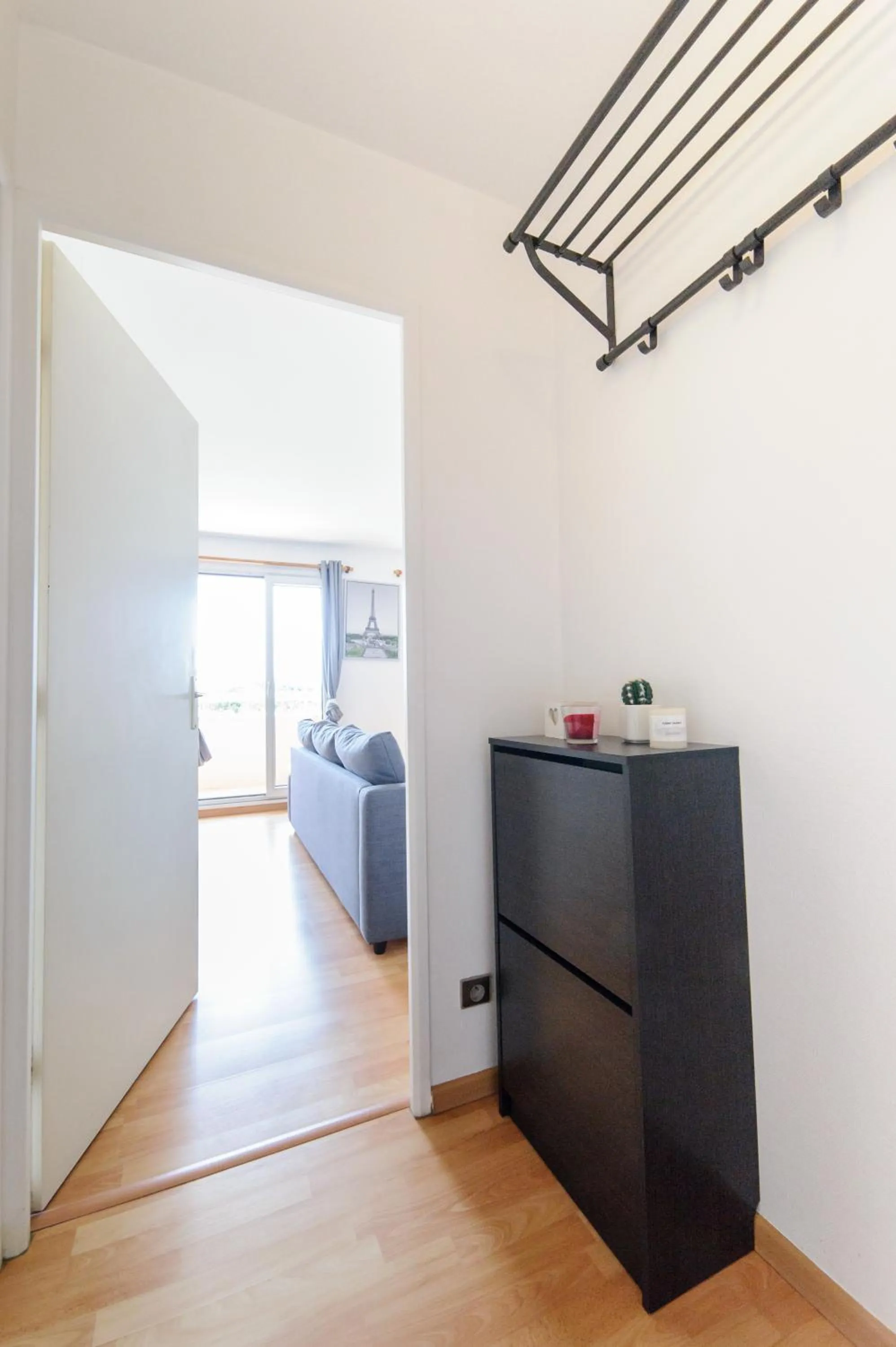 Decorative detail in Le Marnois-Gare