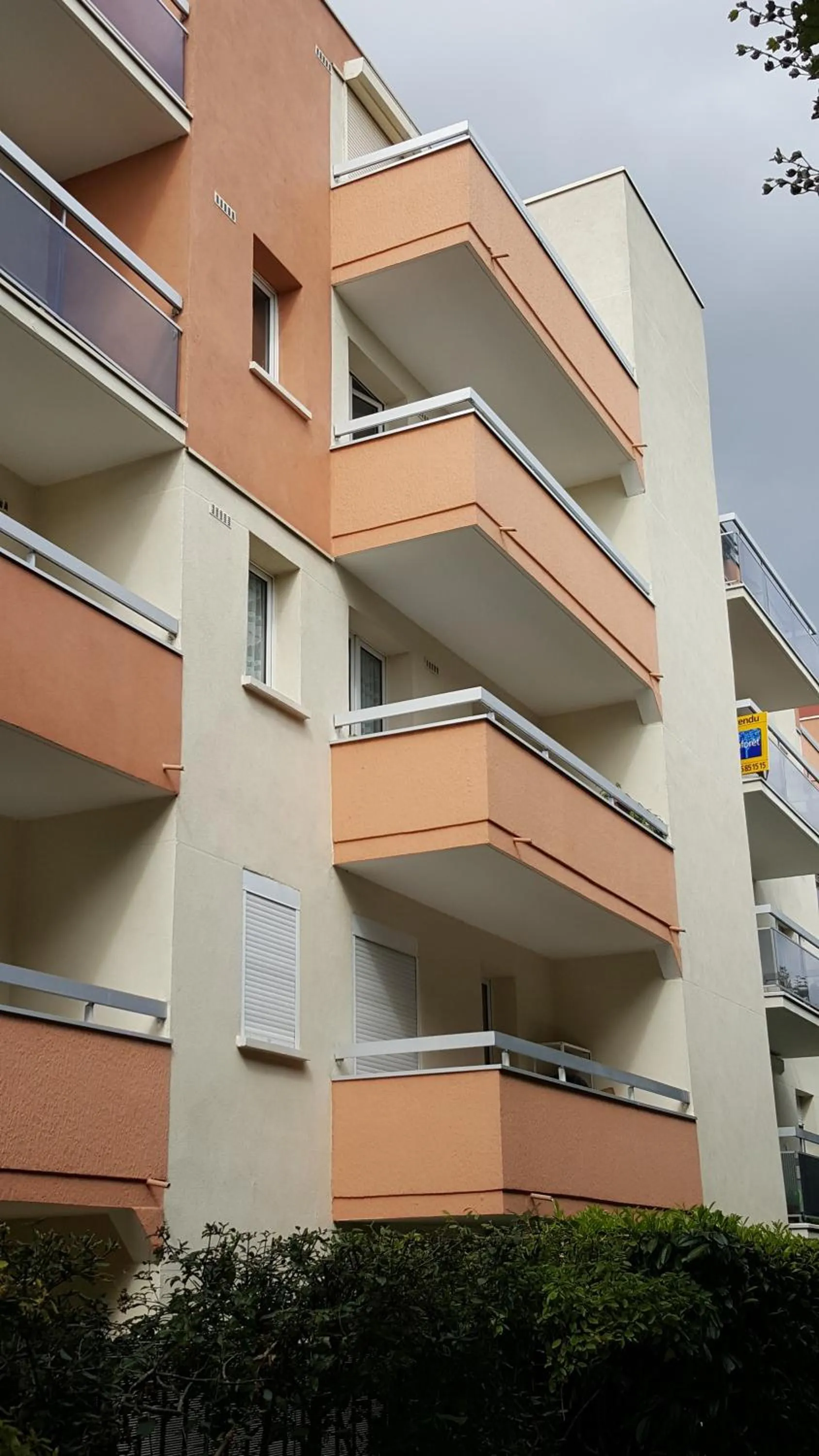 Property building in Le Marnois-Gare