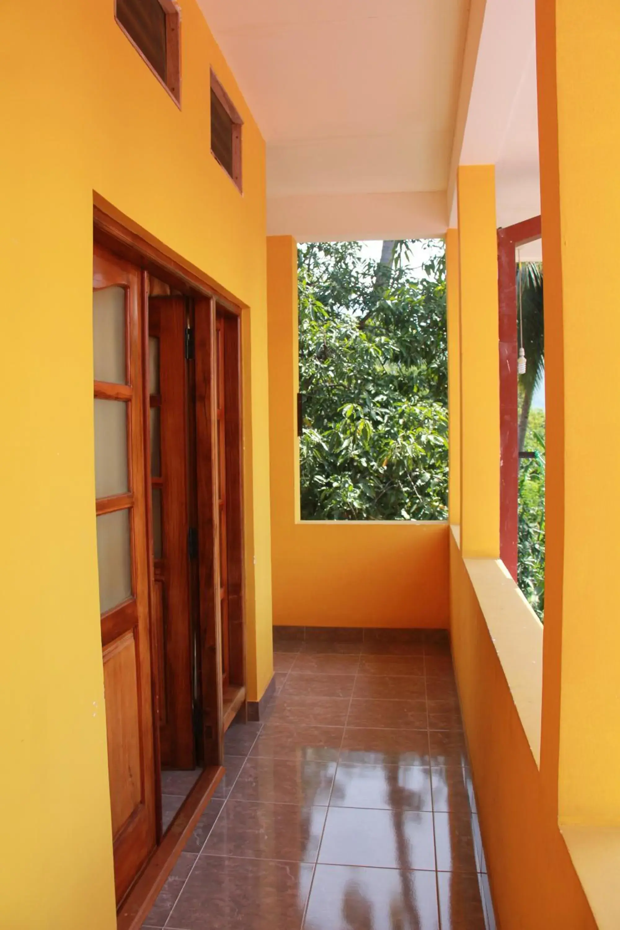 Quadruple Room with Bathroom in Anura Guest Inn Quadruple Room with Bathroom in Anura Guest Inn