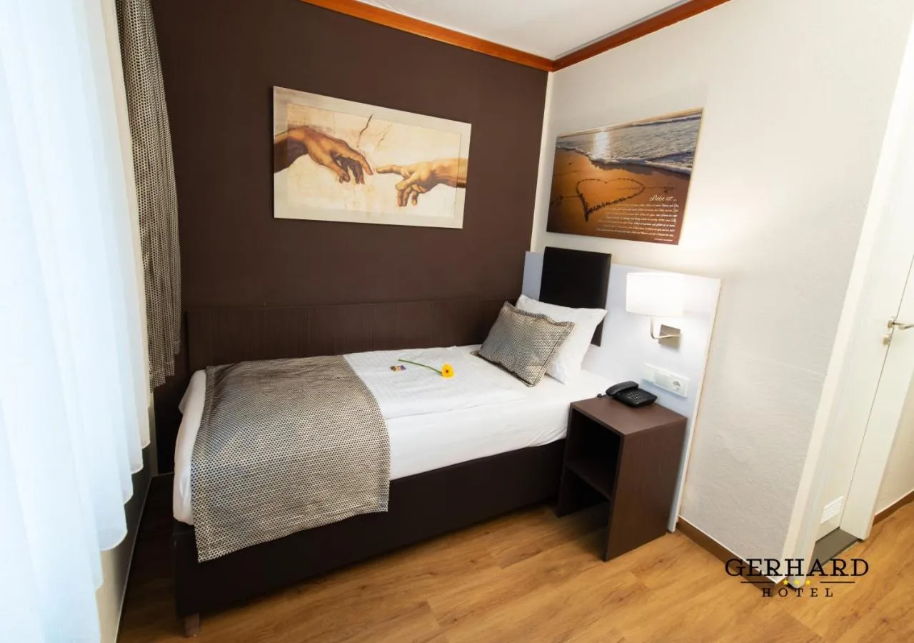 Photo of the whole room, Bed in Hotel Gerhard