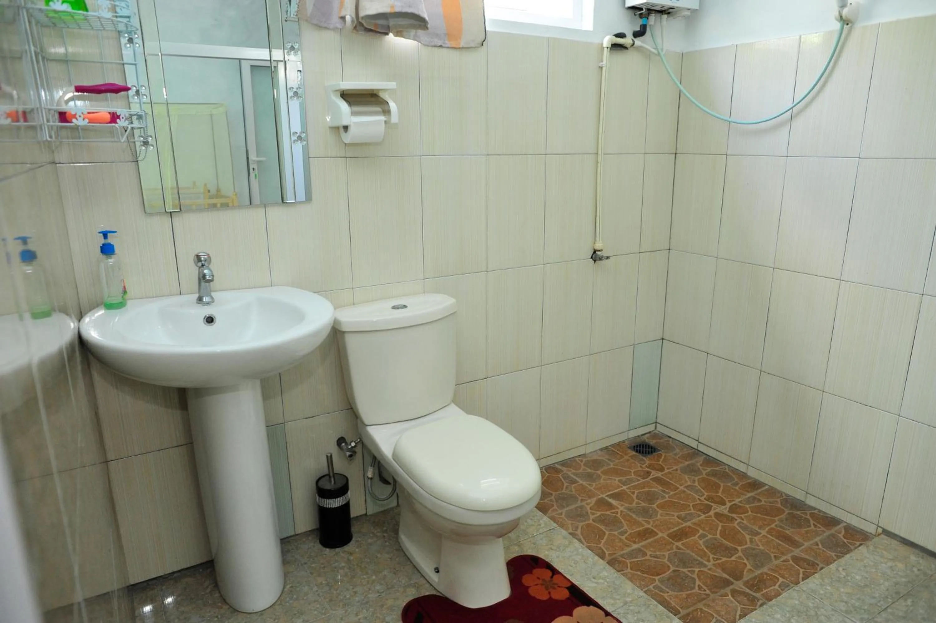 Shower in Chez Ronald Guest House