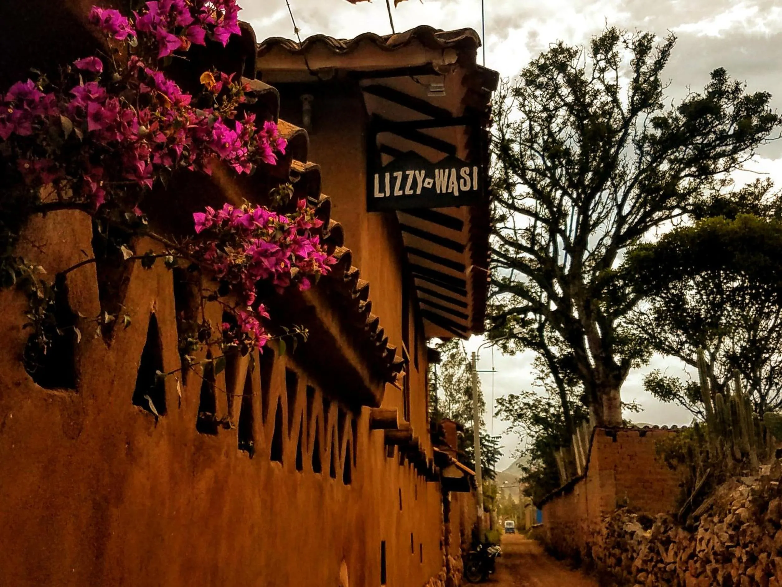 Facade/entrance in Lizzy Wasi Urubamba