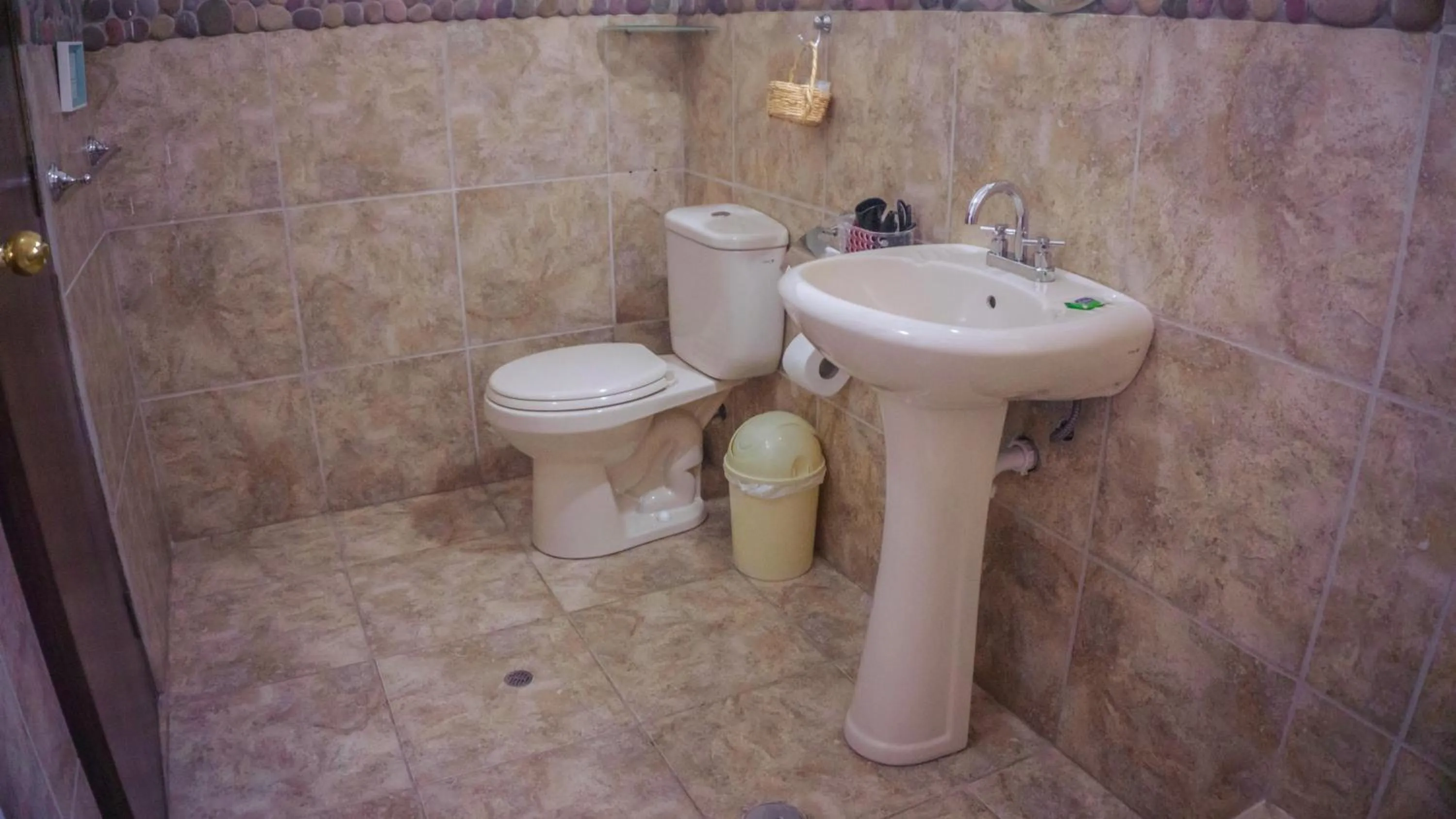 Bathroom in Lizzy Wasi Urubamba