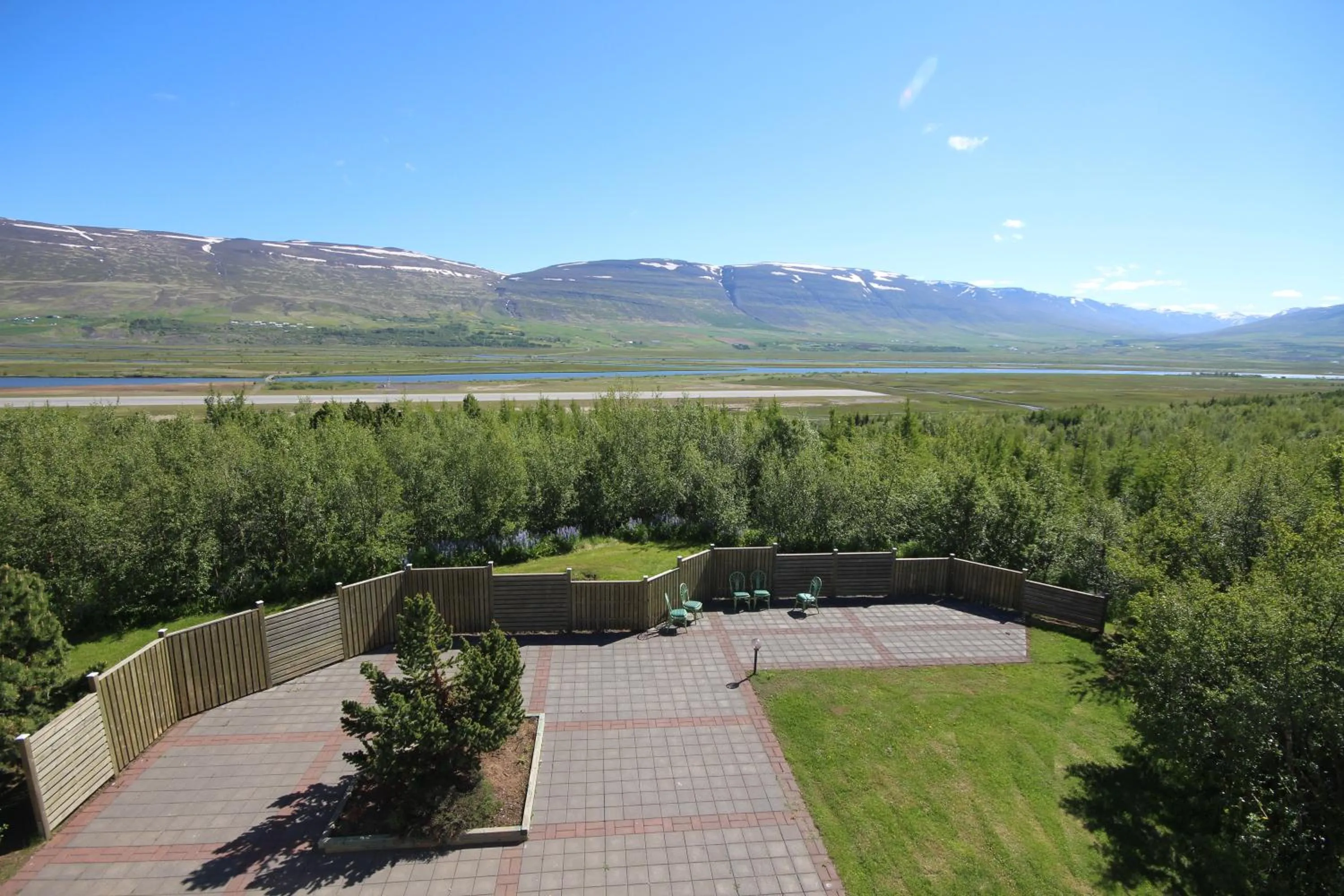 Garden view in Hotel Kjarnalundur- Aurora Dream - Lodges and Rooms