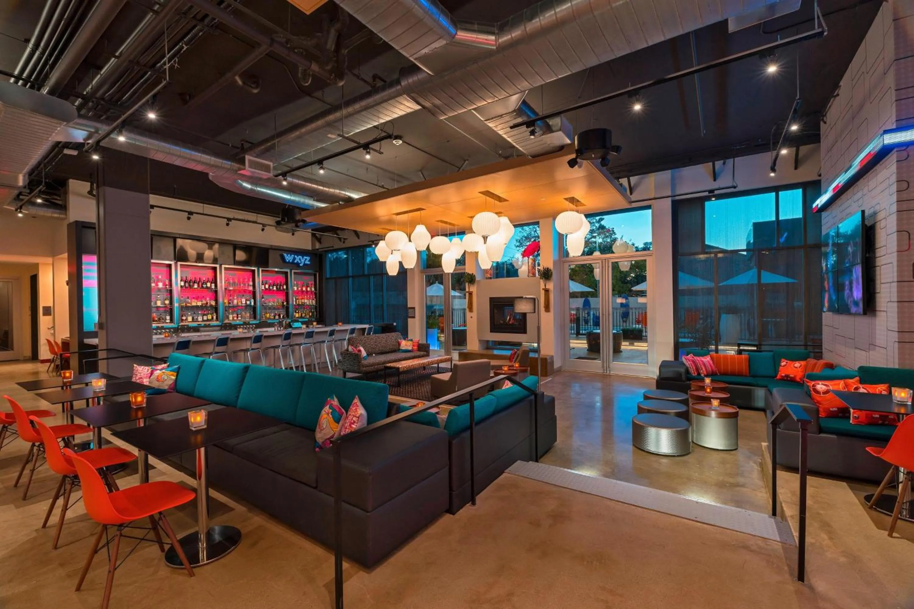 Restaurant/places to eat in Aloft College Station